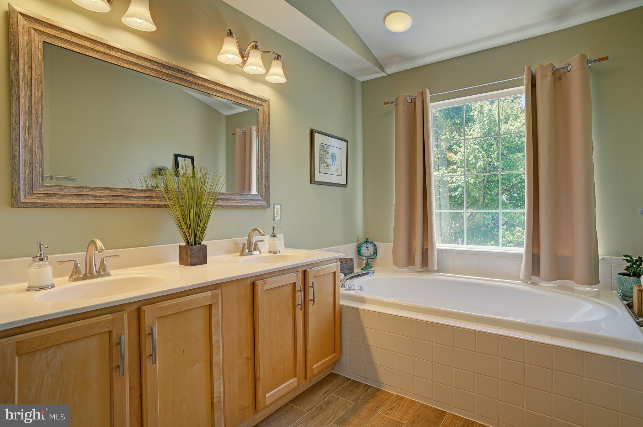 MILESTONE TOWNHOUSES - Residential