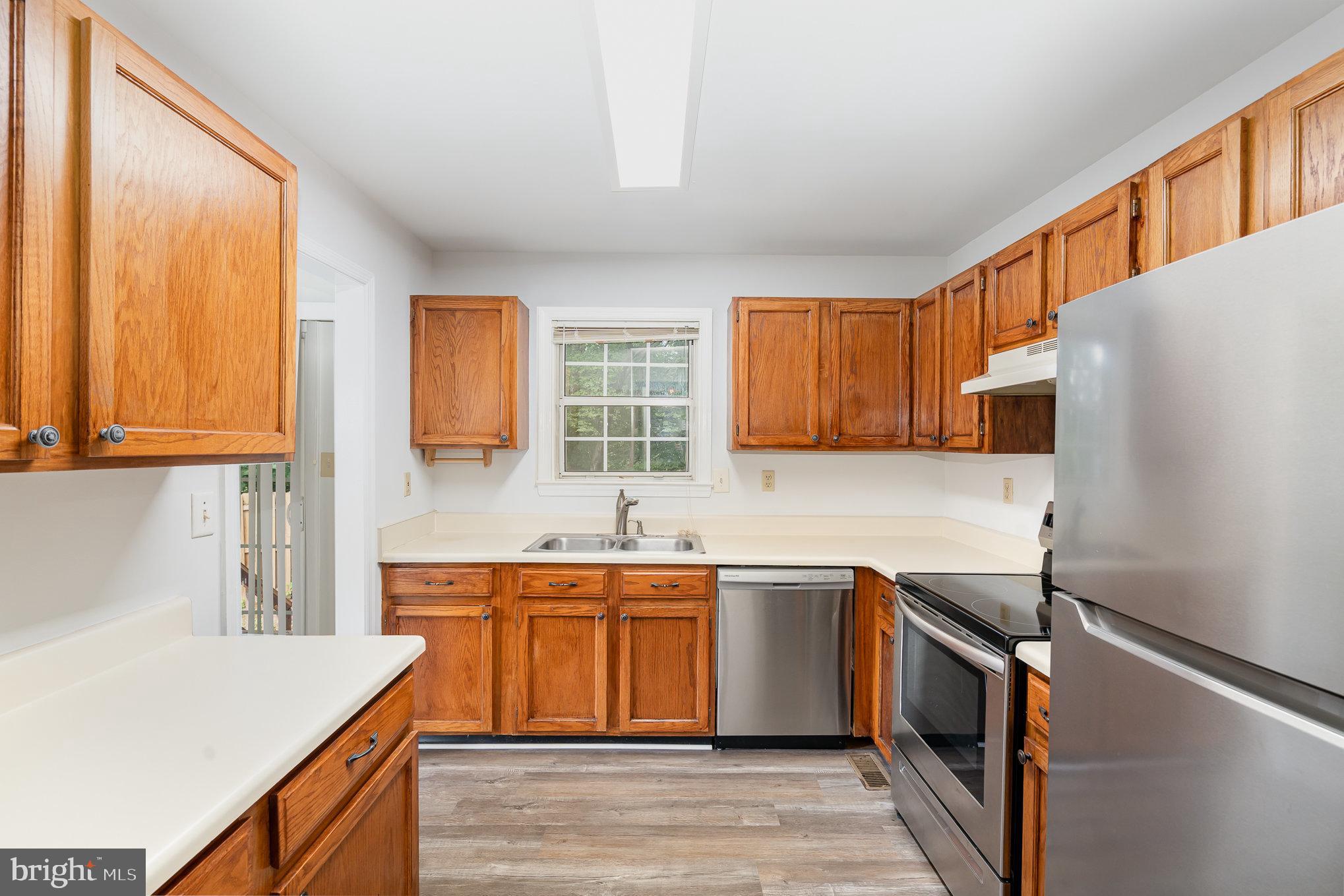 TALL OAKS TOWNHOUSES - Residential