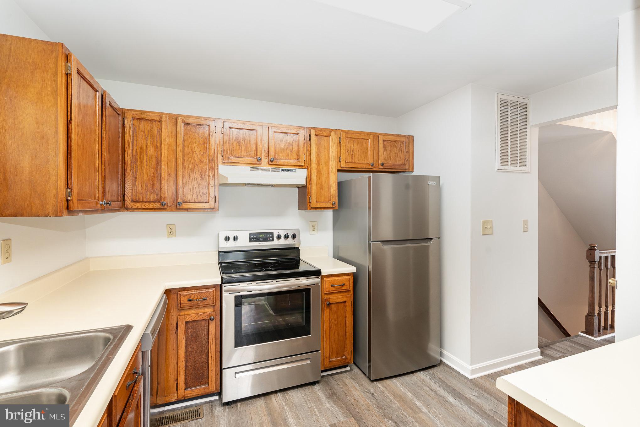 TALL OAKS TOWNHOUSES - Residential