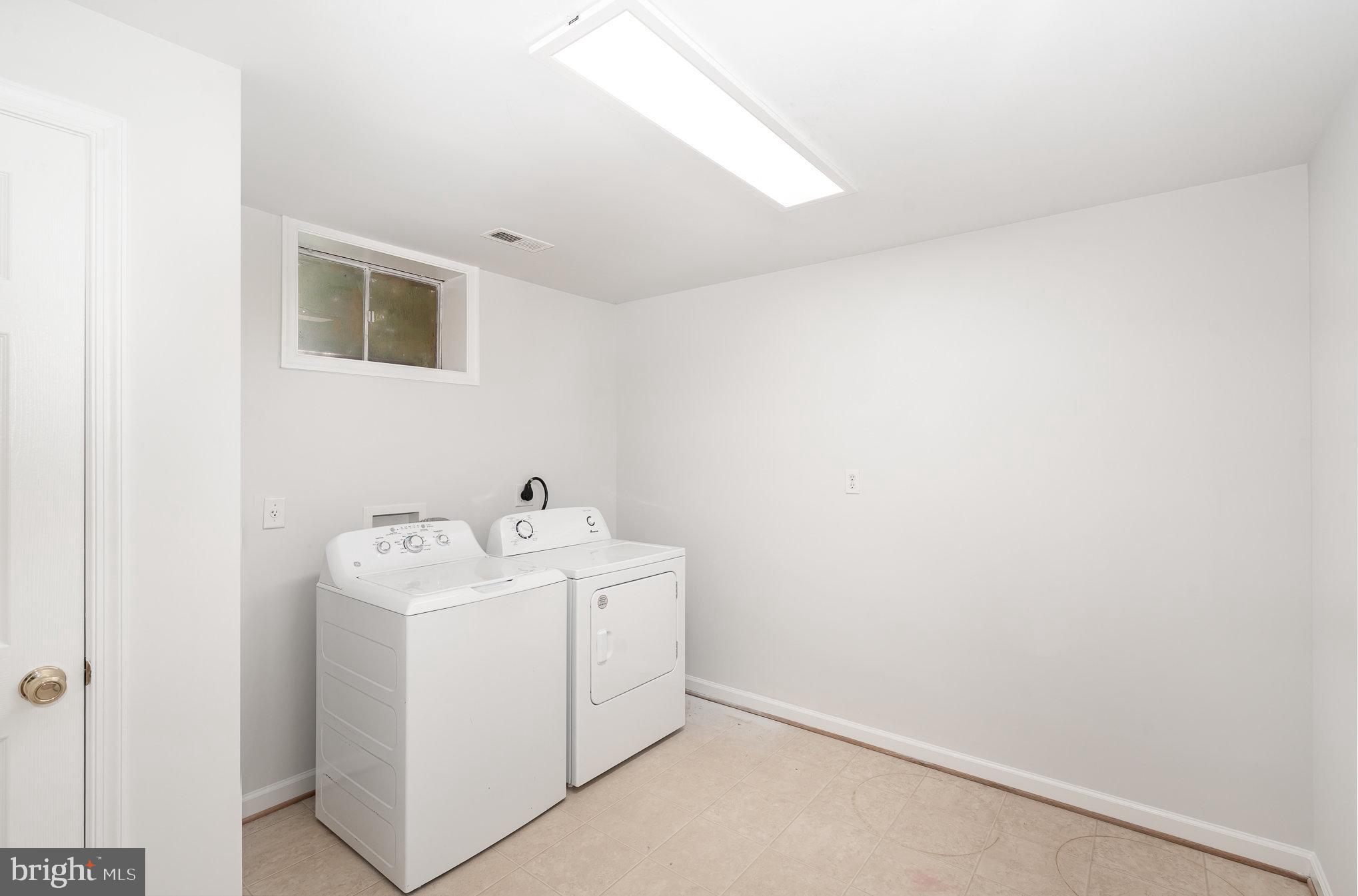 TALL OAKS TOWNHOUSES - Residential