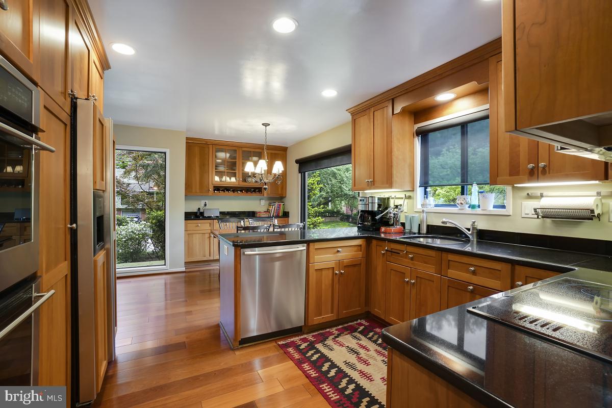 CONGRESSIONAL COUNTRY CLUB ESTATES - Residential