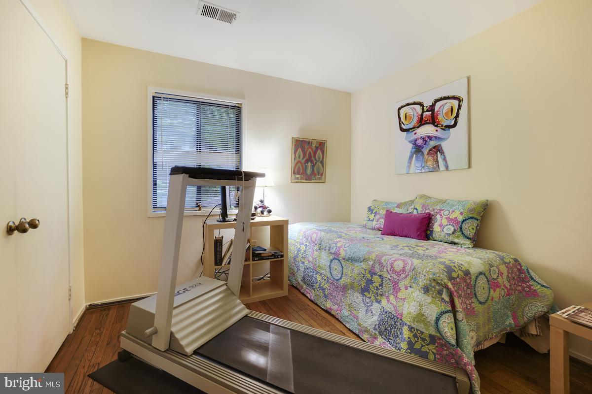 CONGRESSIONAL COUNTRY CLUB ESTATES - Residential