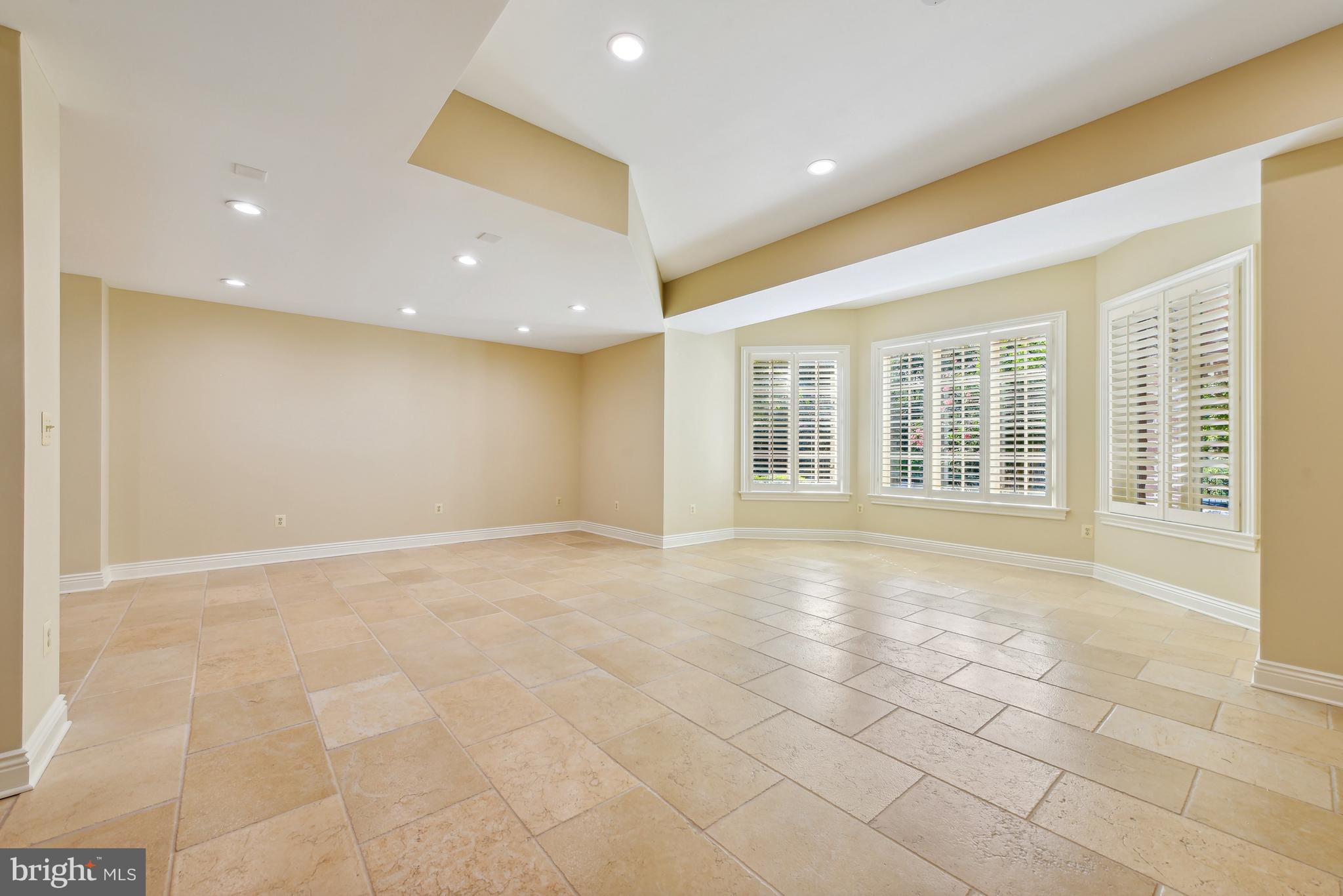 THE RESERVE - Residential