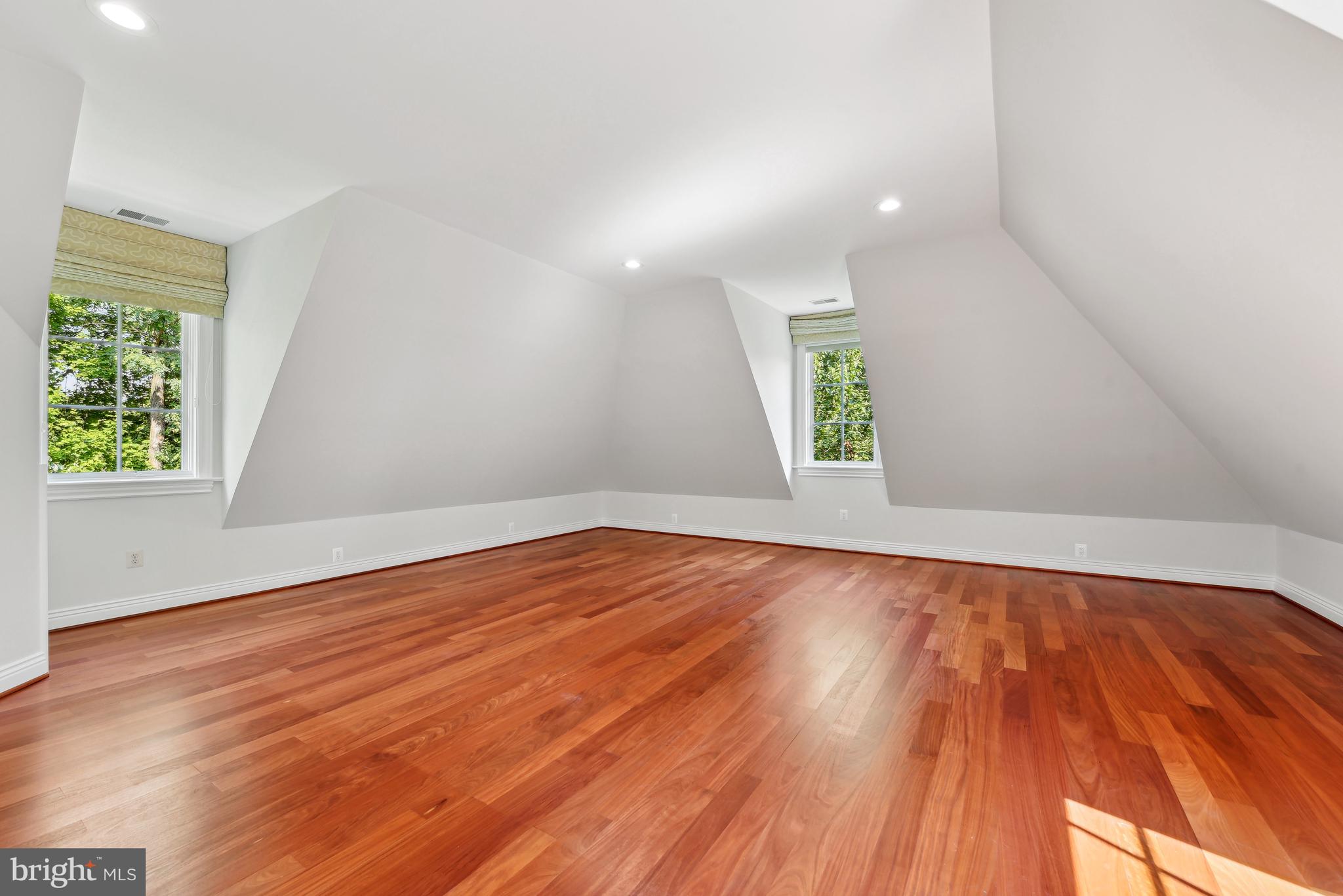 THE RESERVE - Residential