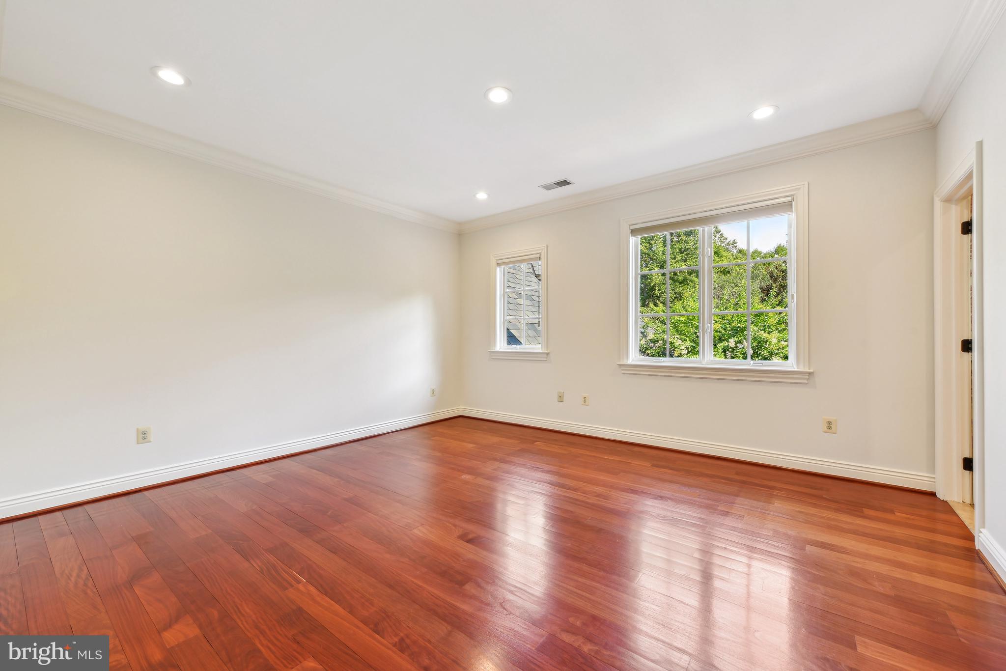 THE RESERVE - Residential