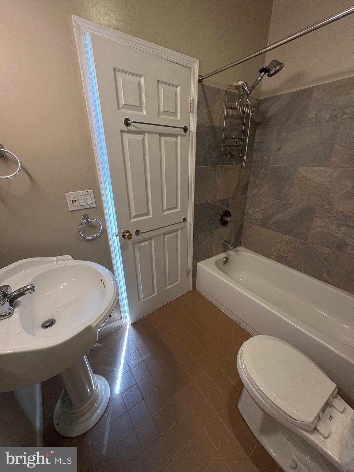 BELLA VISTA - Residential Lease