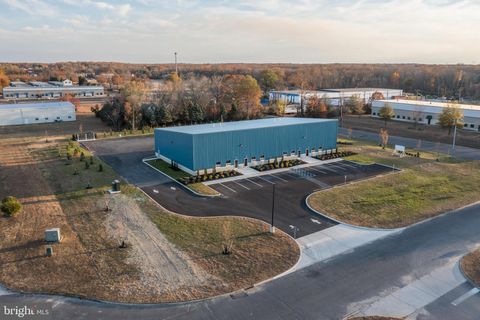 Photo of 1 Kerry Ct, SOUTHAMPTON, NJ 08088 (MLS # NJBL2084678)