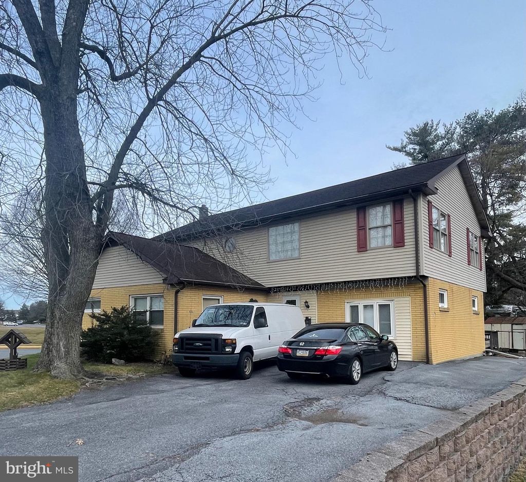 Photo of 73 N Oak Street, Lititz, PA 17543 (MLS # PALA2045752)