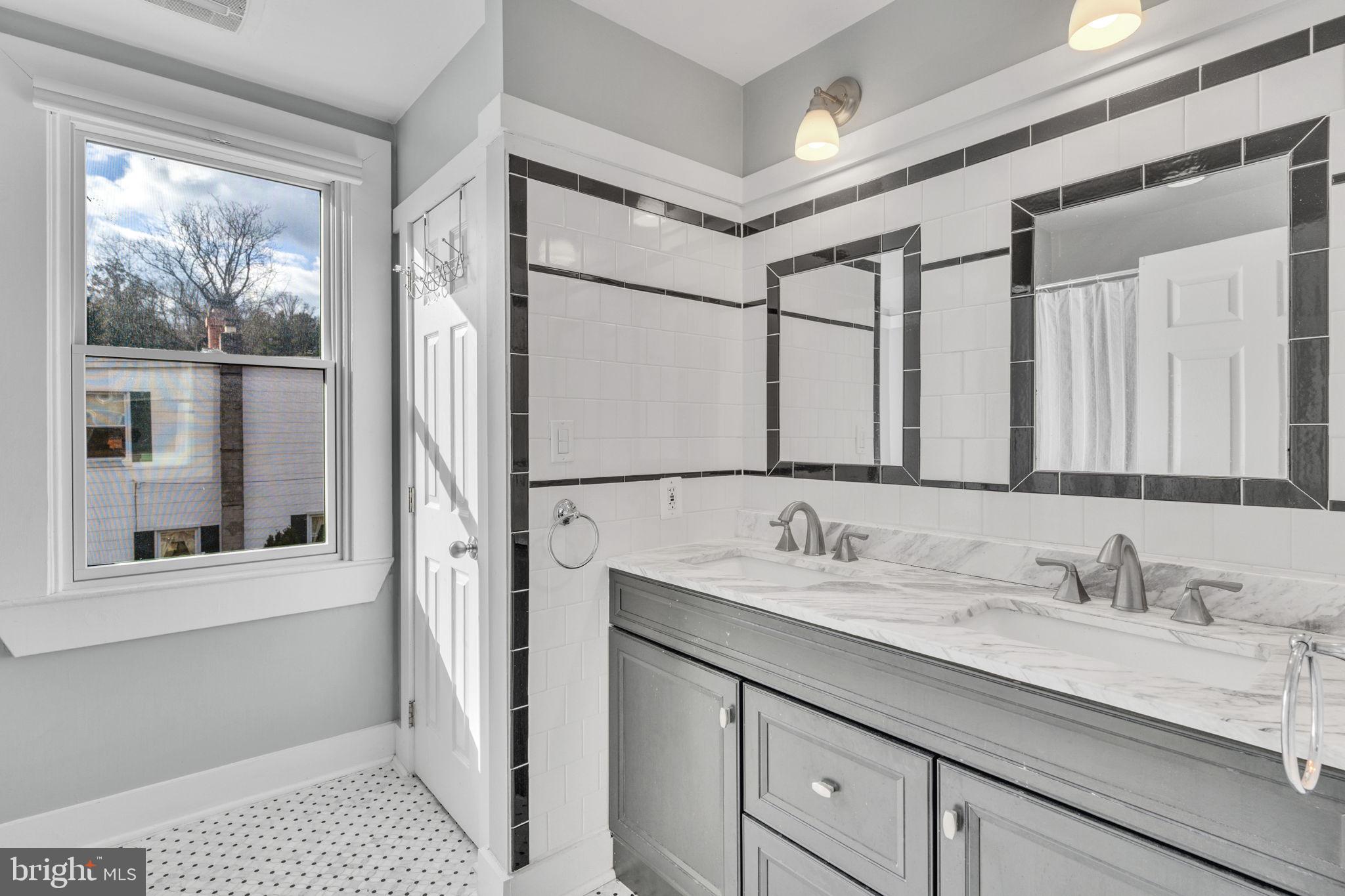 MOUNT WASHINGTON - Residential
