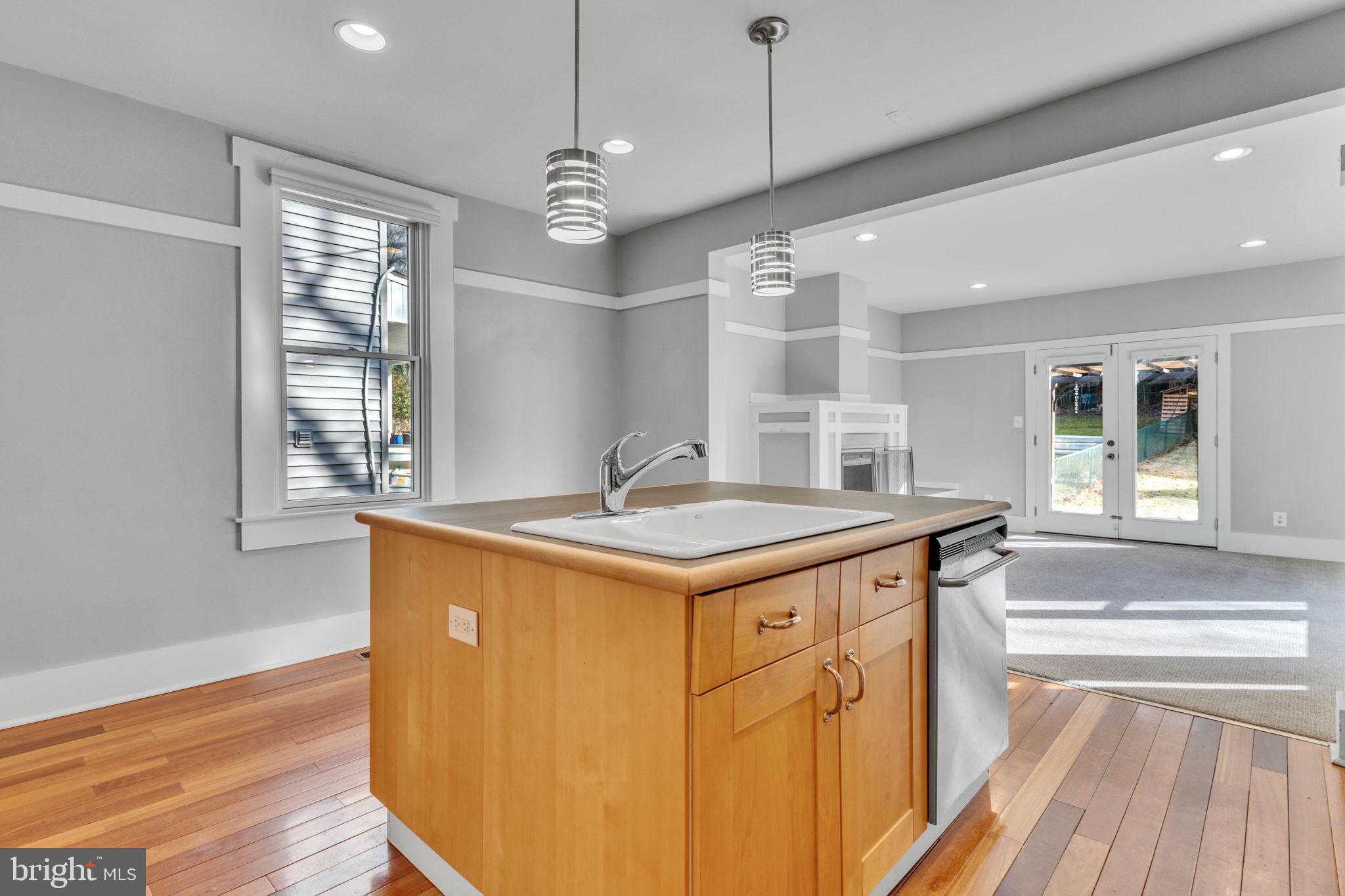 MOUNT WASHINGTON - Residential