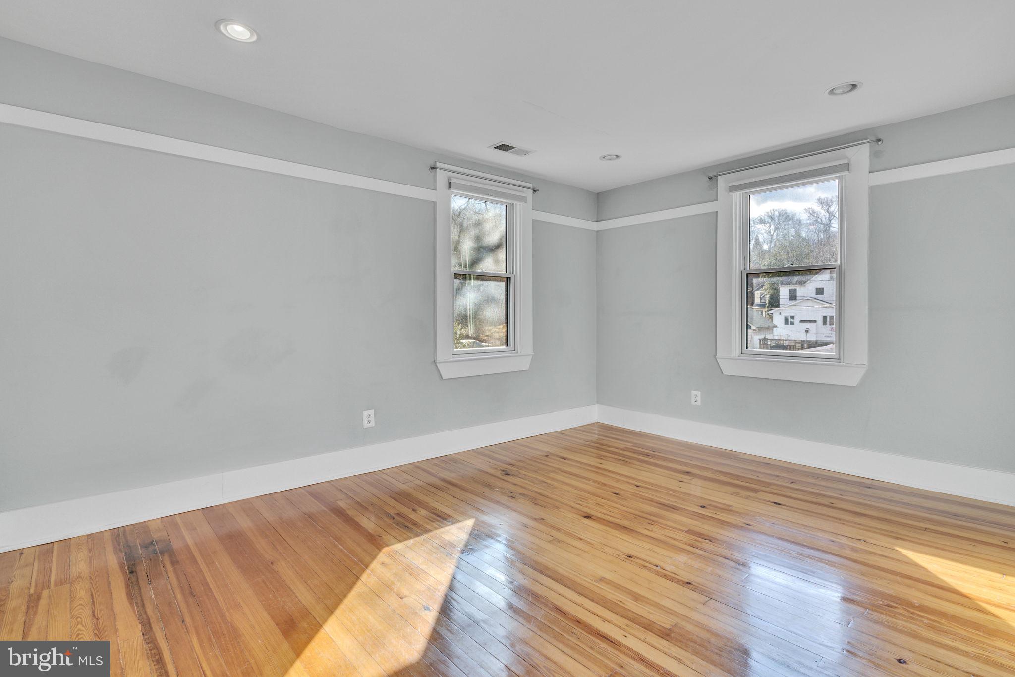 MOUNT WASHINGTON - Residential
