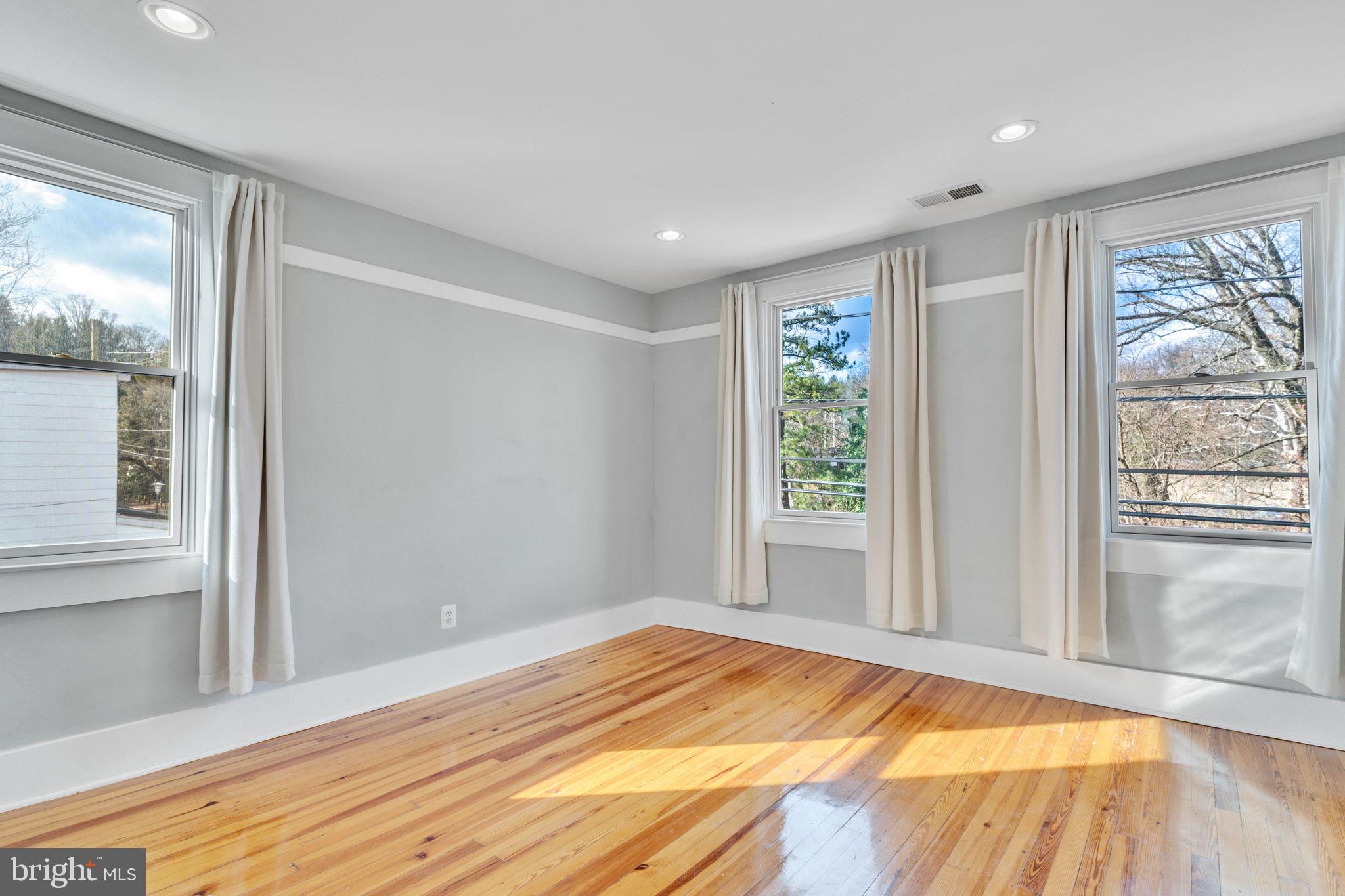 MOUNT WASHINGTON - Residential