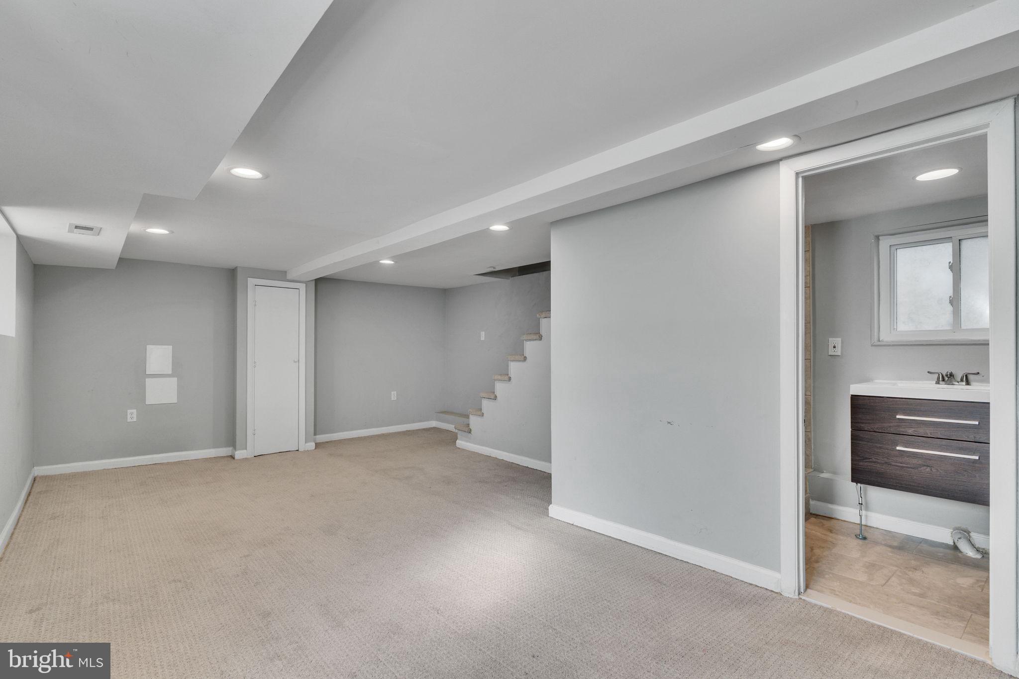 MOUNT WASHINGTON - Residential