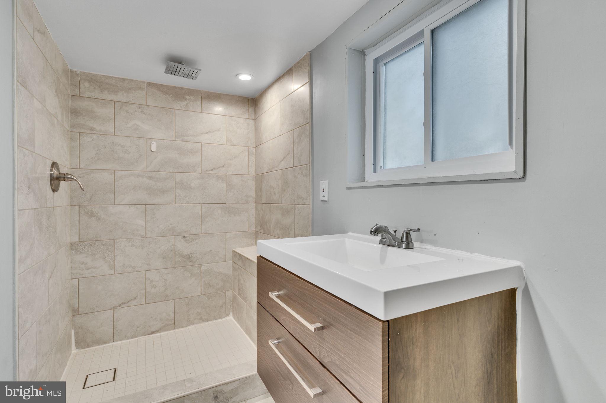 MOUNT WASHINGTON - Residential