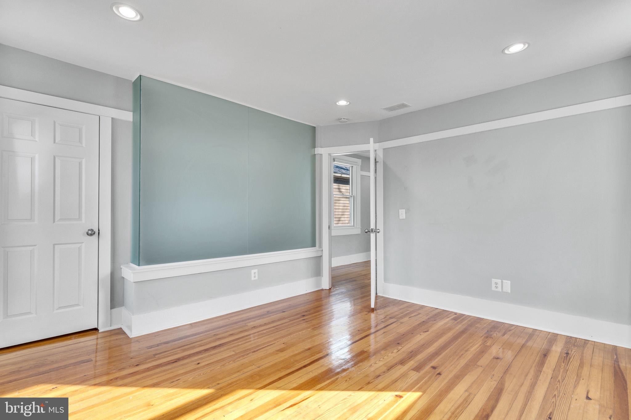 MOUNT WASHINGTON - Residential