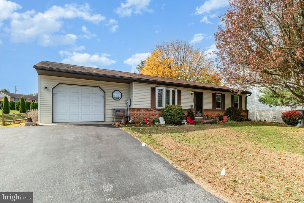 Photo of 633 Henry Houck Lane, LEBANON, PA 17042 (MLS # PALN2023744)