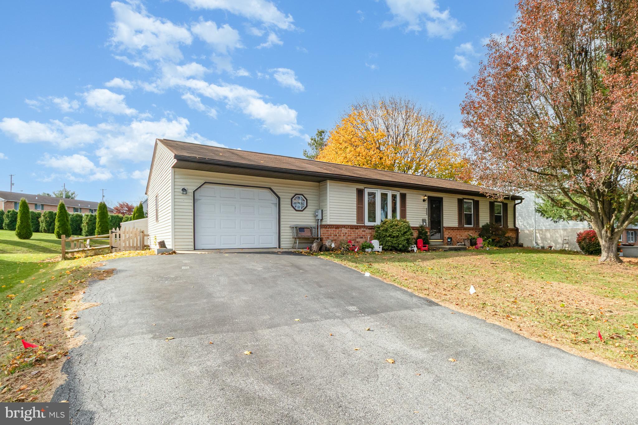 633 HENRY HOUCK LANE