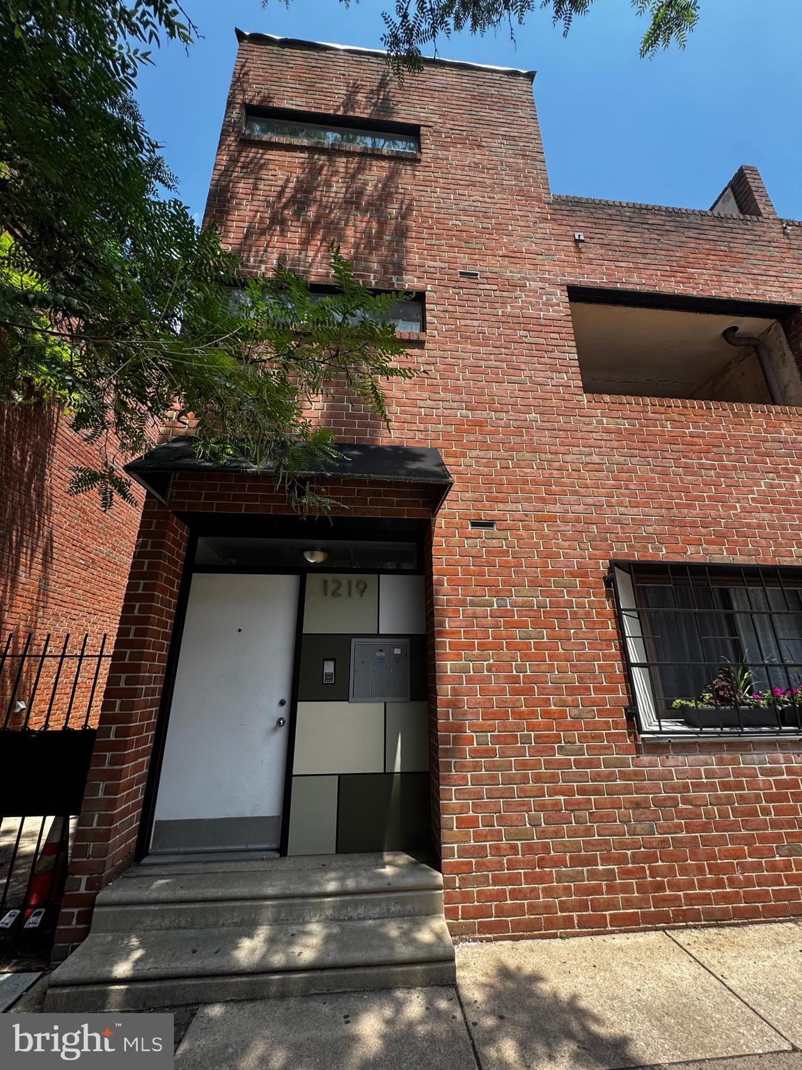 RENT IS $2500 WITH PARKING. WITHOUT PARKING, RENT IS $2200!! Available August 15!
Bright 2-Bedroom with Balcony & Parking in the Heart of Washington Square!
Welcome to this top-floor condo unit located in a boutique 3-unit building! This unit features an open-concept living and dining area that flows seamlessly onto a private balcony overlooking lively South Street. The kitchen offers sleek cabinetry, updated appliances, and a combo washer/dryer. Down the hallway are 2 spacious bedrooms, both with great closet space, along with a full bathroom and an extra hallway closet for added storage. One of the best features? A secure, assigned parking spot located directly behind the building—easily visible from your window for peace of mind and convenience.
Live just blocks from Whole Foods, ACME, shopping, and some of the best restaurants in the city. With its unbeatable location, smart layout, private outdoor space, and dedicated parking, this unit truly checks all the boxes!