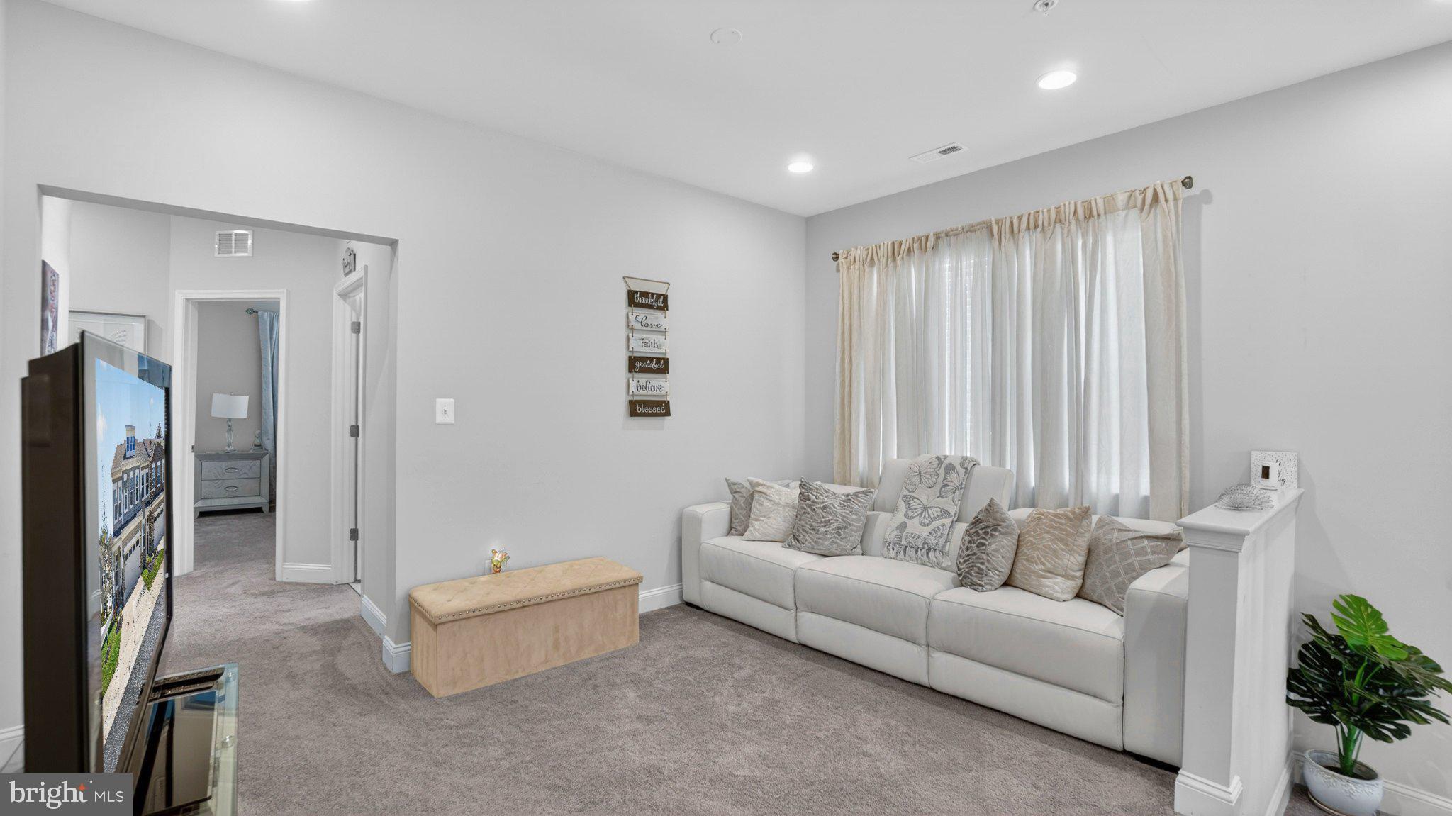 HOLLY RIDGE - Residential