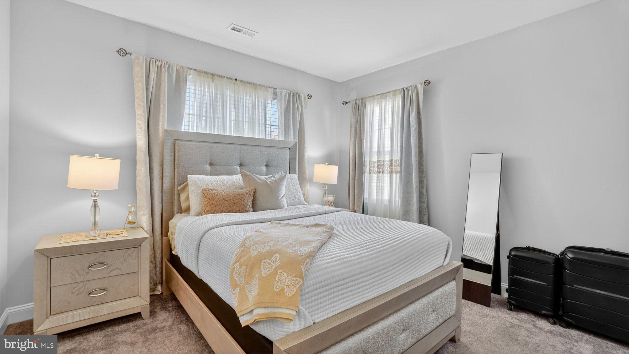 HOLLY RIDGE - Residential