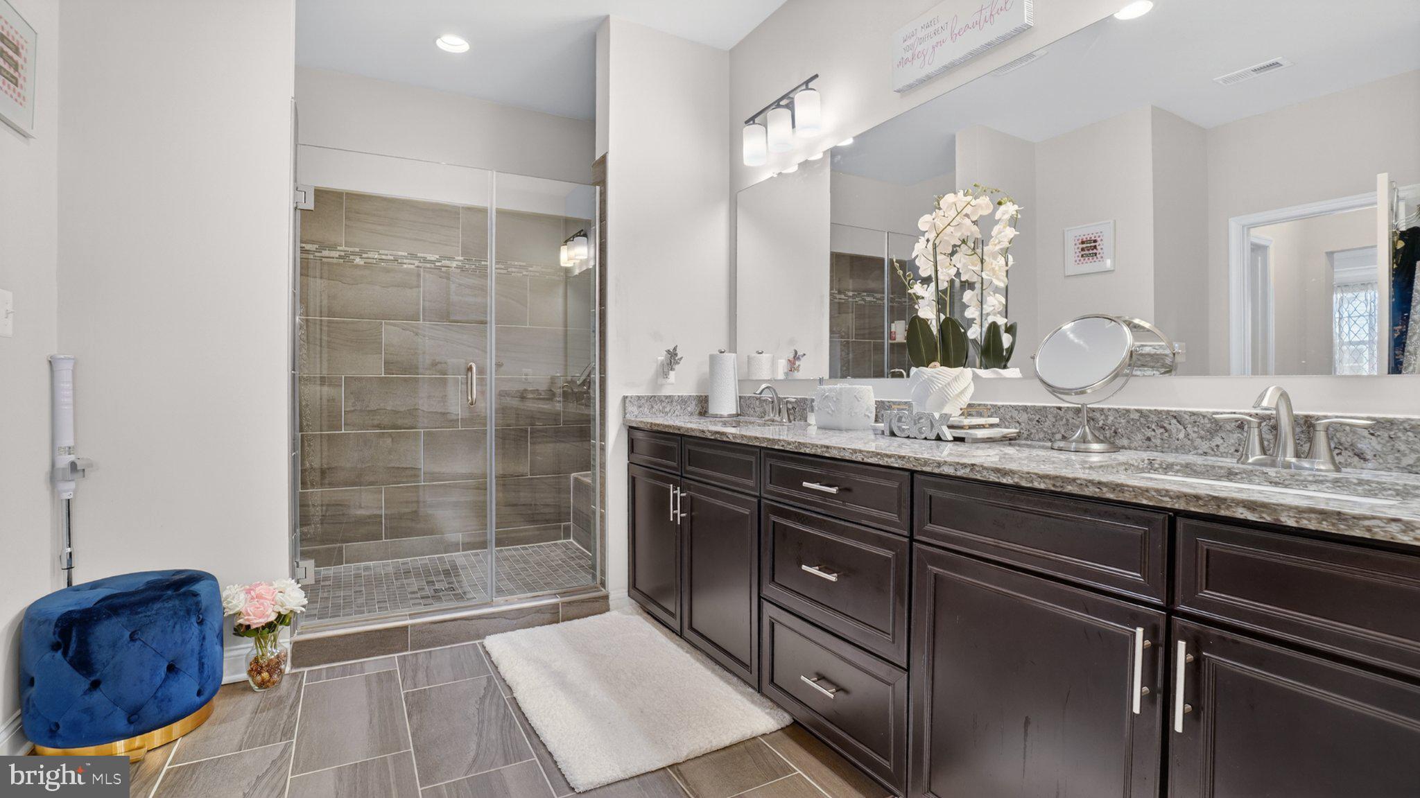 HOLLY RIDGE - Residential