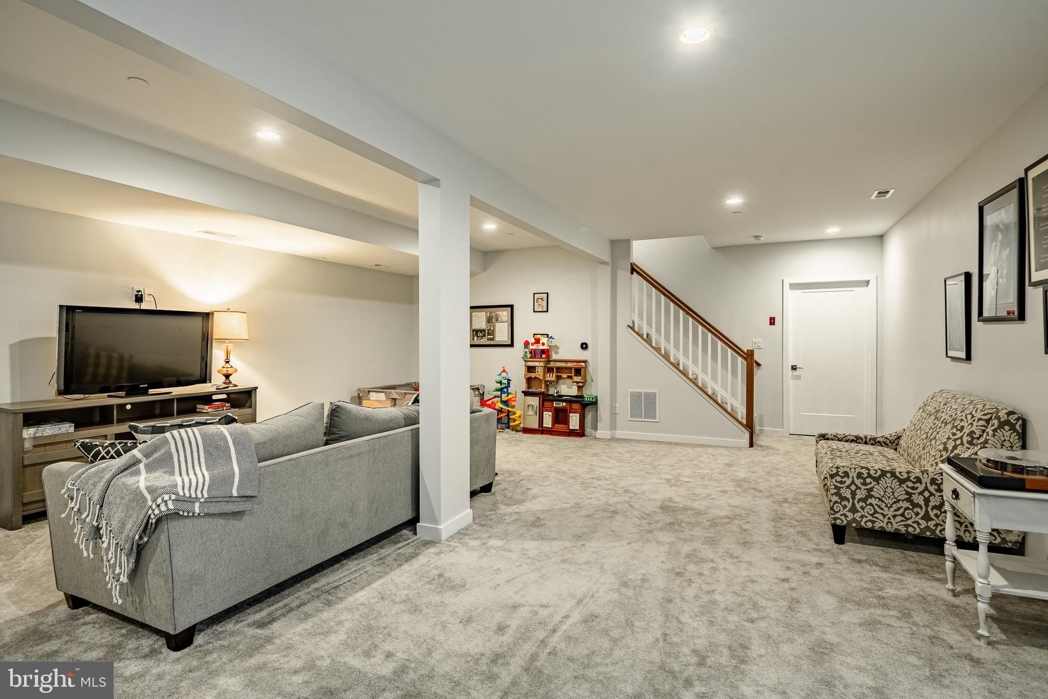 RESERVE AT CENTER SQUARE - Residential