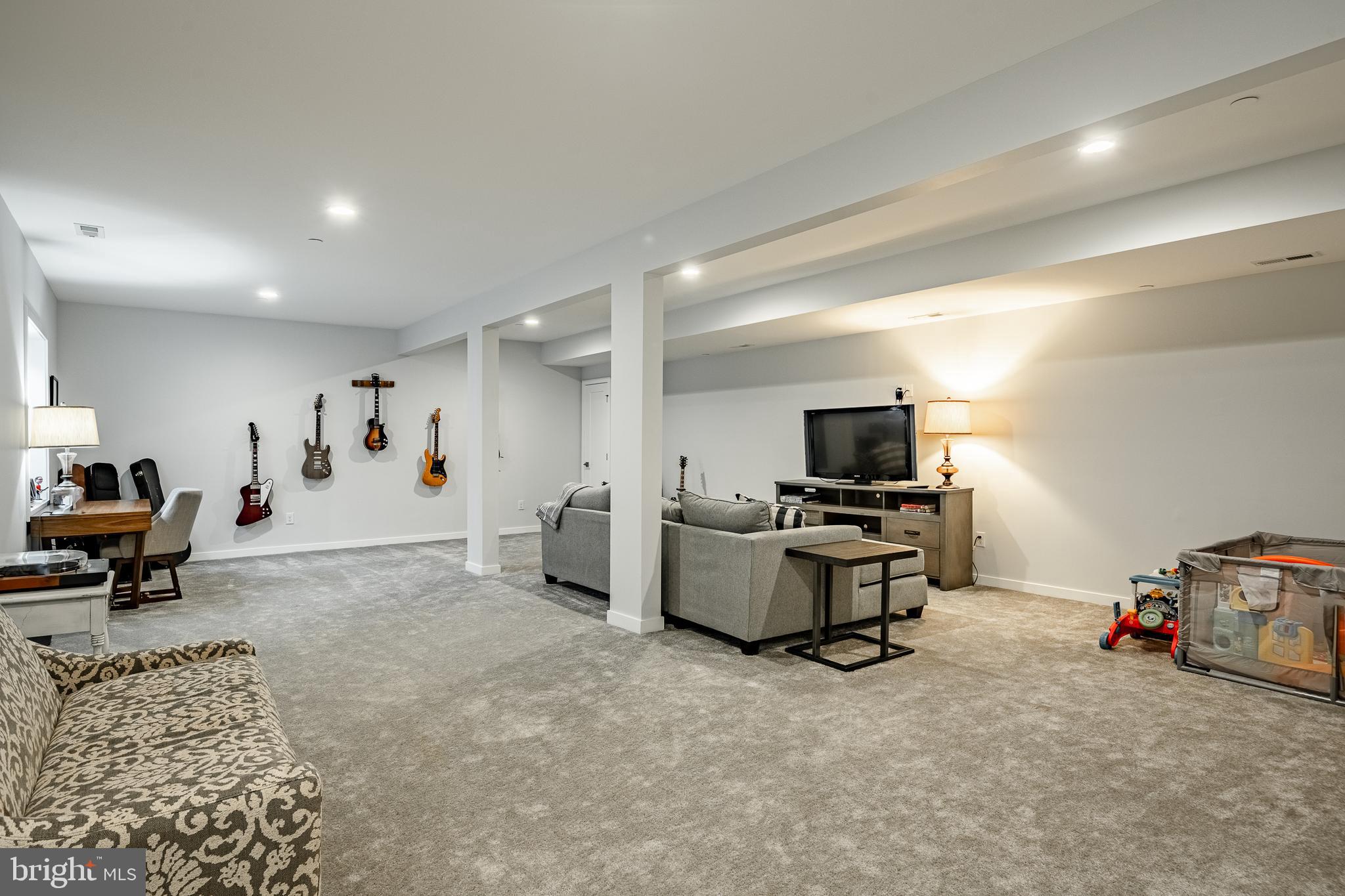 RESERVE AT CENTER SQUARE - Residential