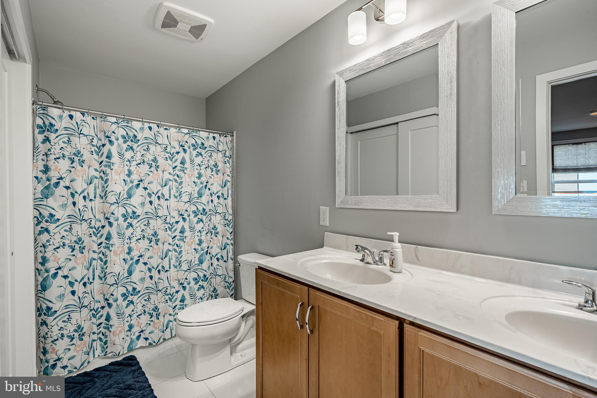 RESERVE AT CENTER SQUARE - Residential