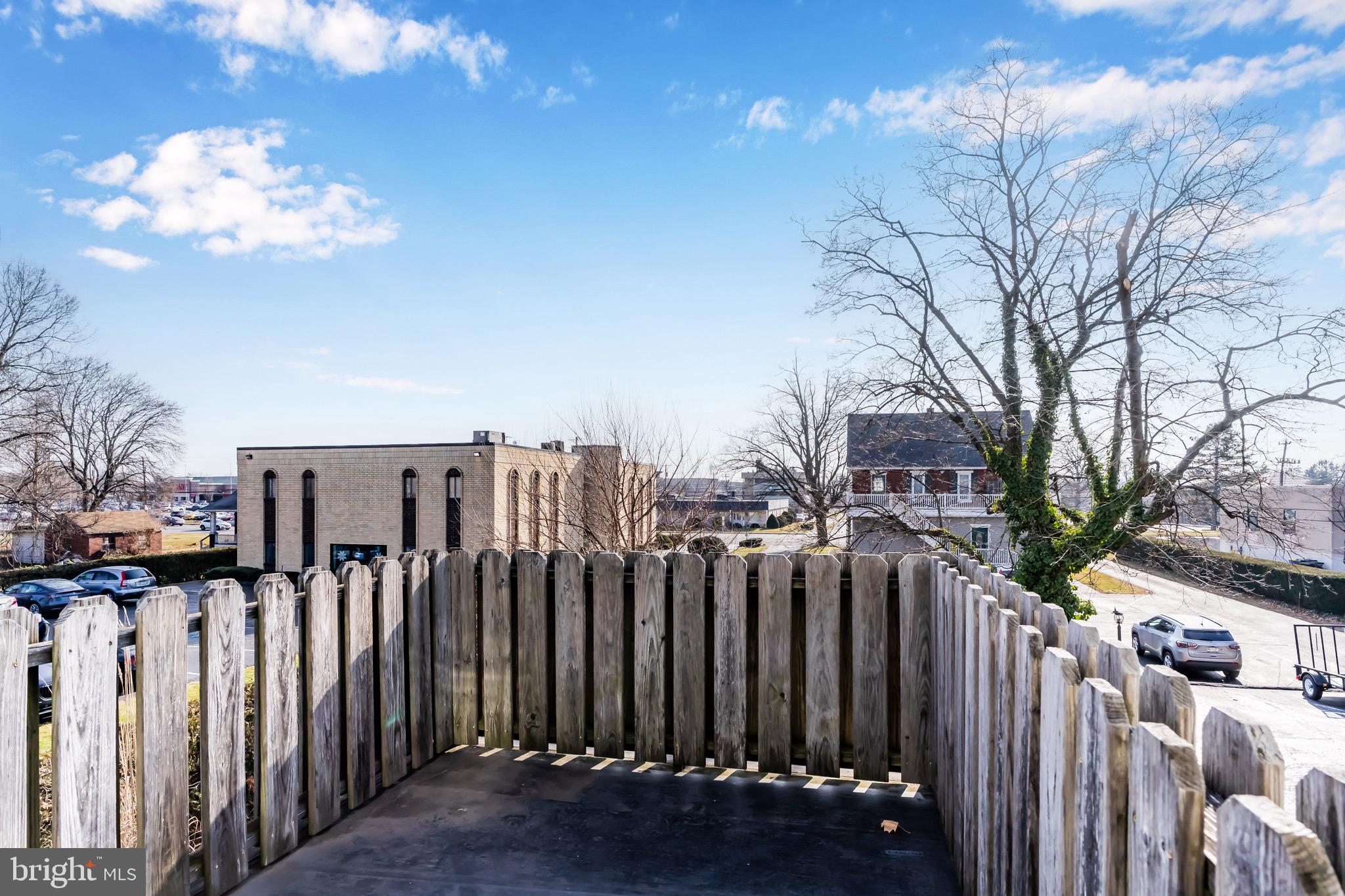 GREEN OAKS CONDOMINIUMS - Residential