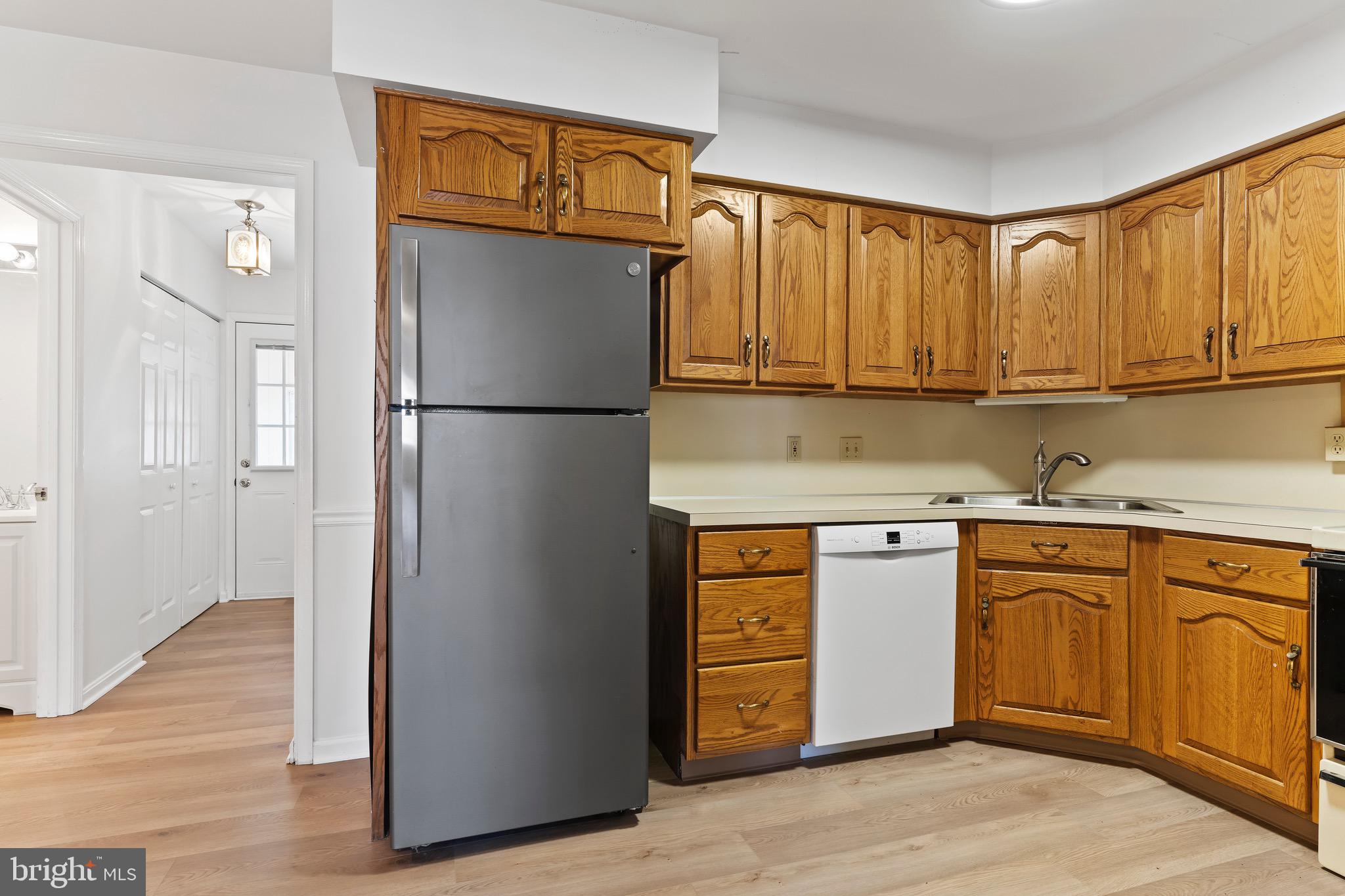 GREEN OAKS CONDOMINIUMS - Residential