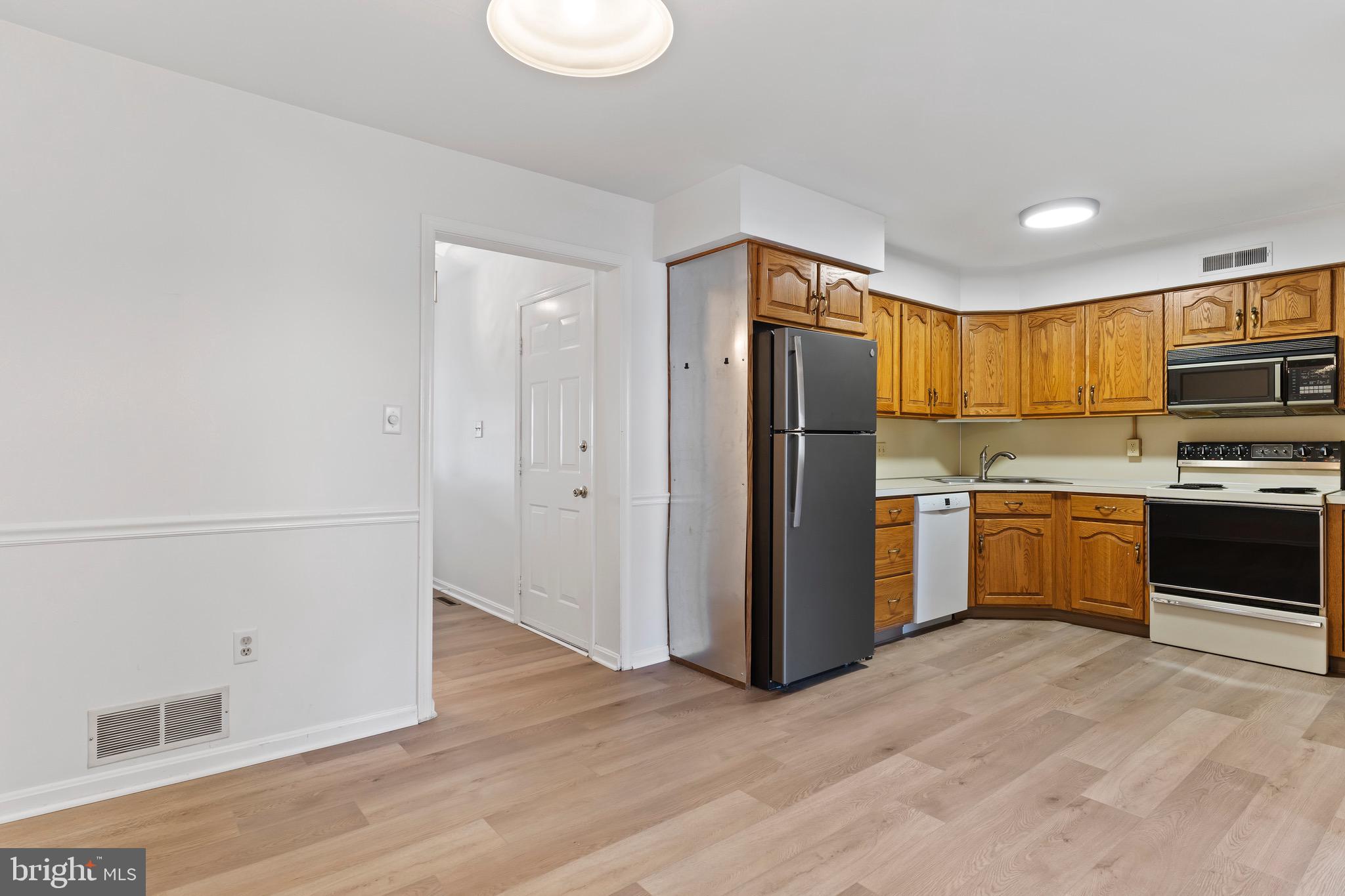 GREEN OAKS CONDOMINIUMS - Residential