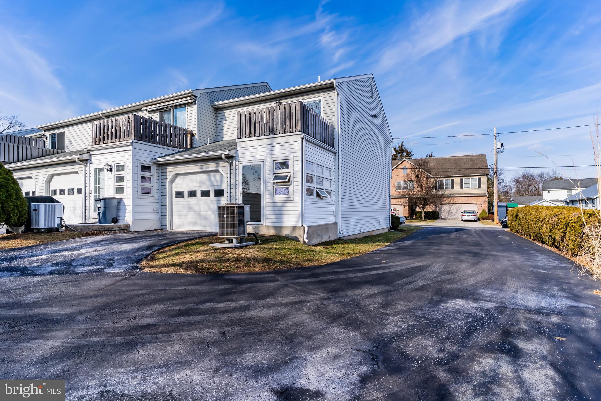 GREEN OAKS CONDOMINIUMS - Residential