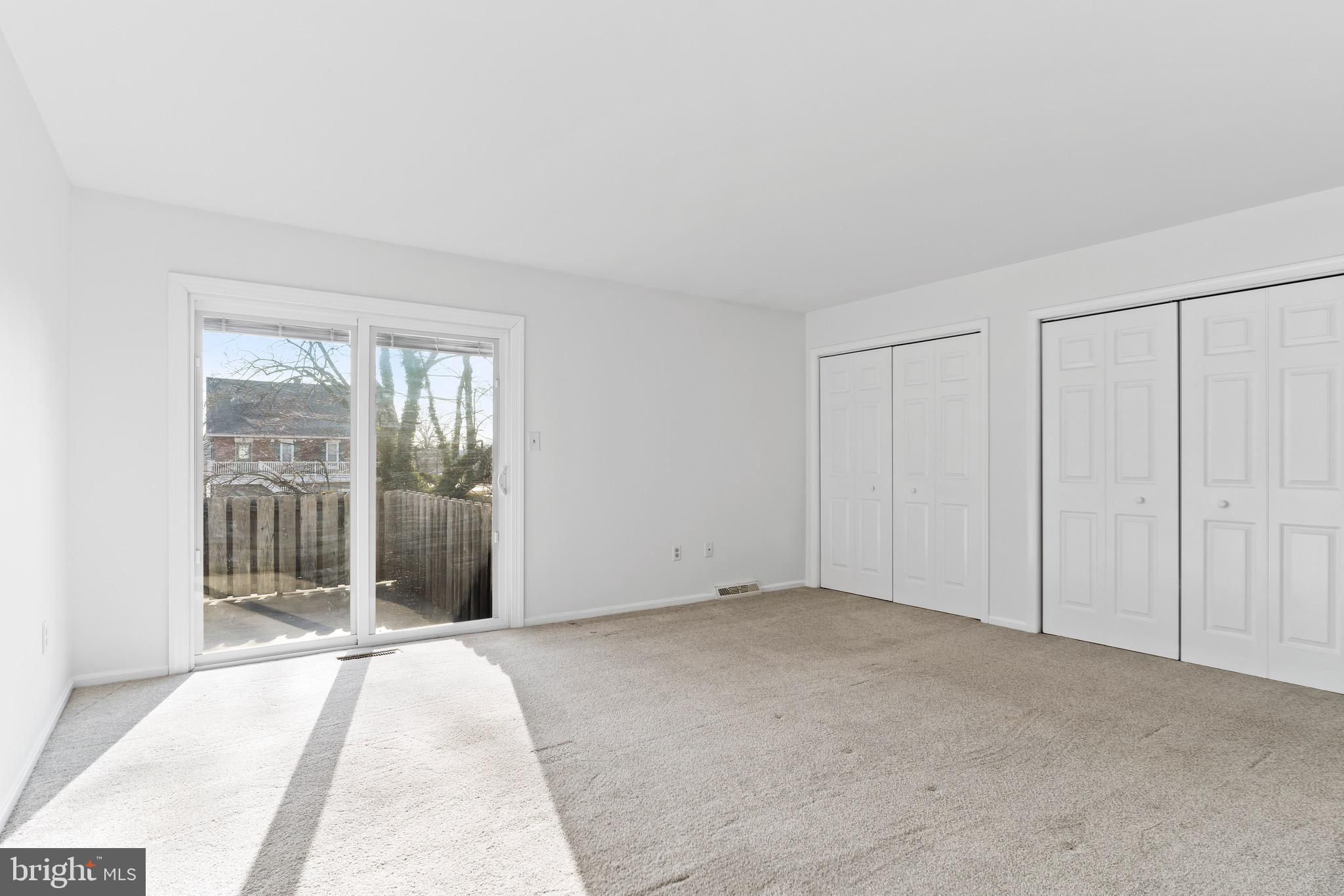 GREEN OAKS CONDOMINIUMS - Residential