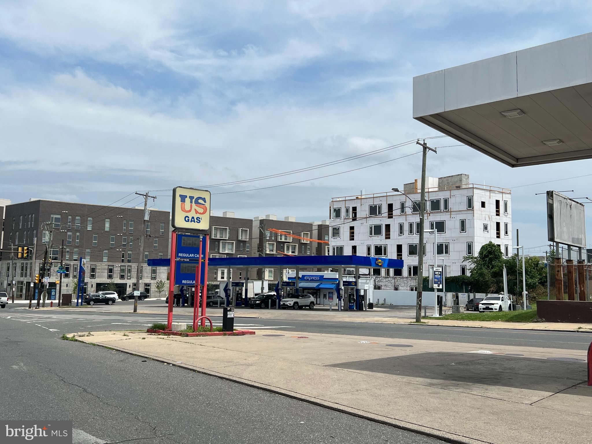 FISHTOWN - Commercial Sale