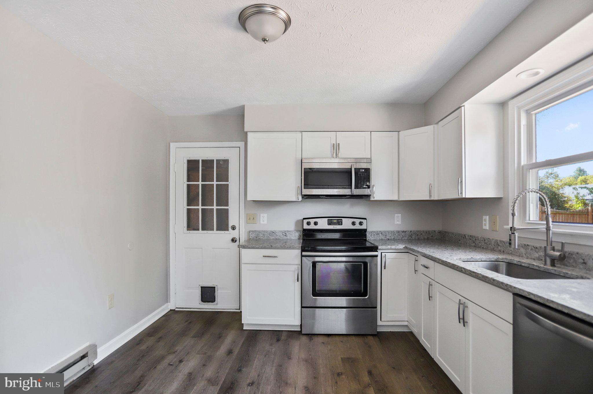 CREEKSIDE - Residential Lease