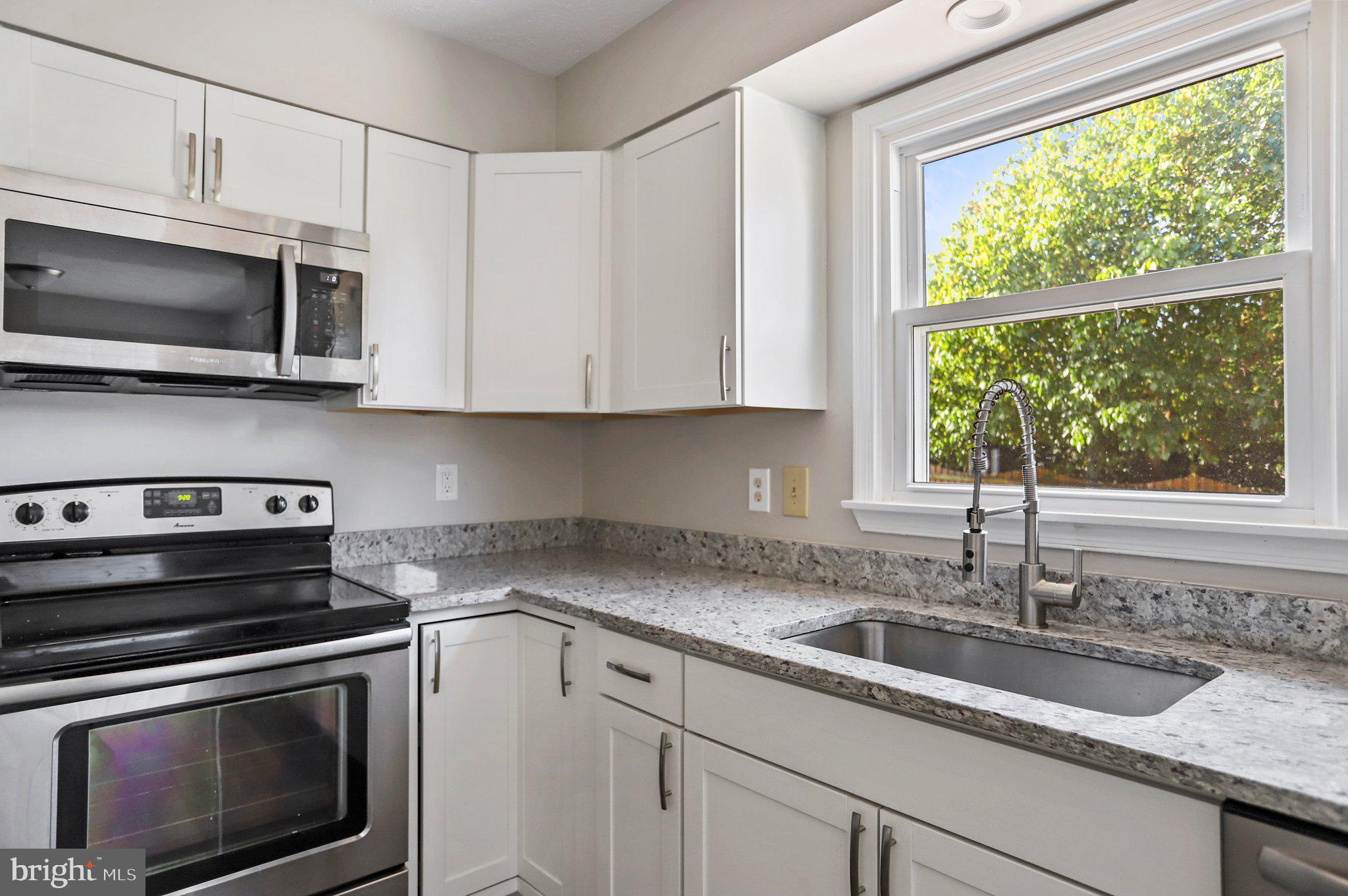 CREEKSIDE - Residential Lease