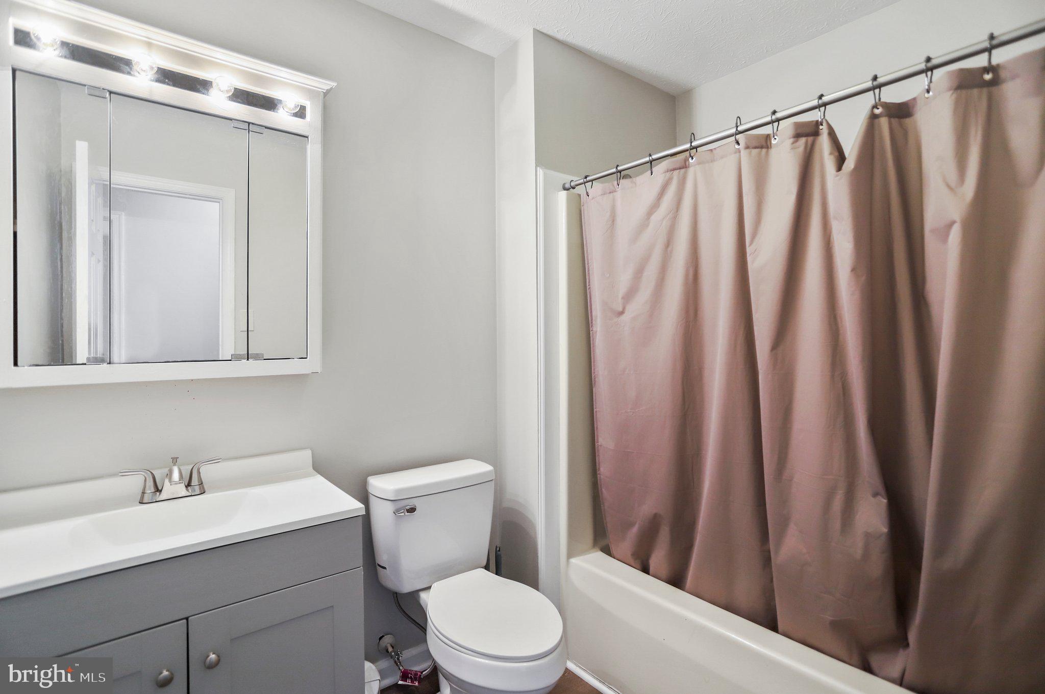 CREEKSIDE - Residential Lease