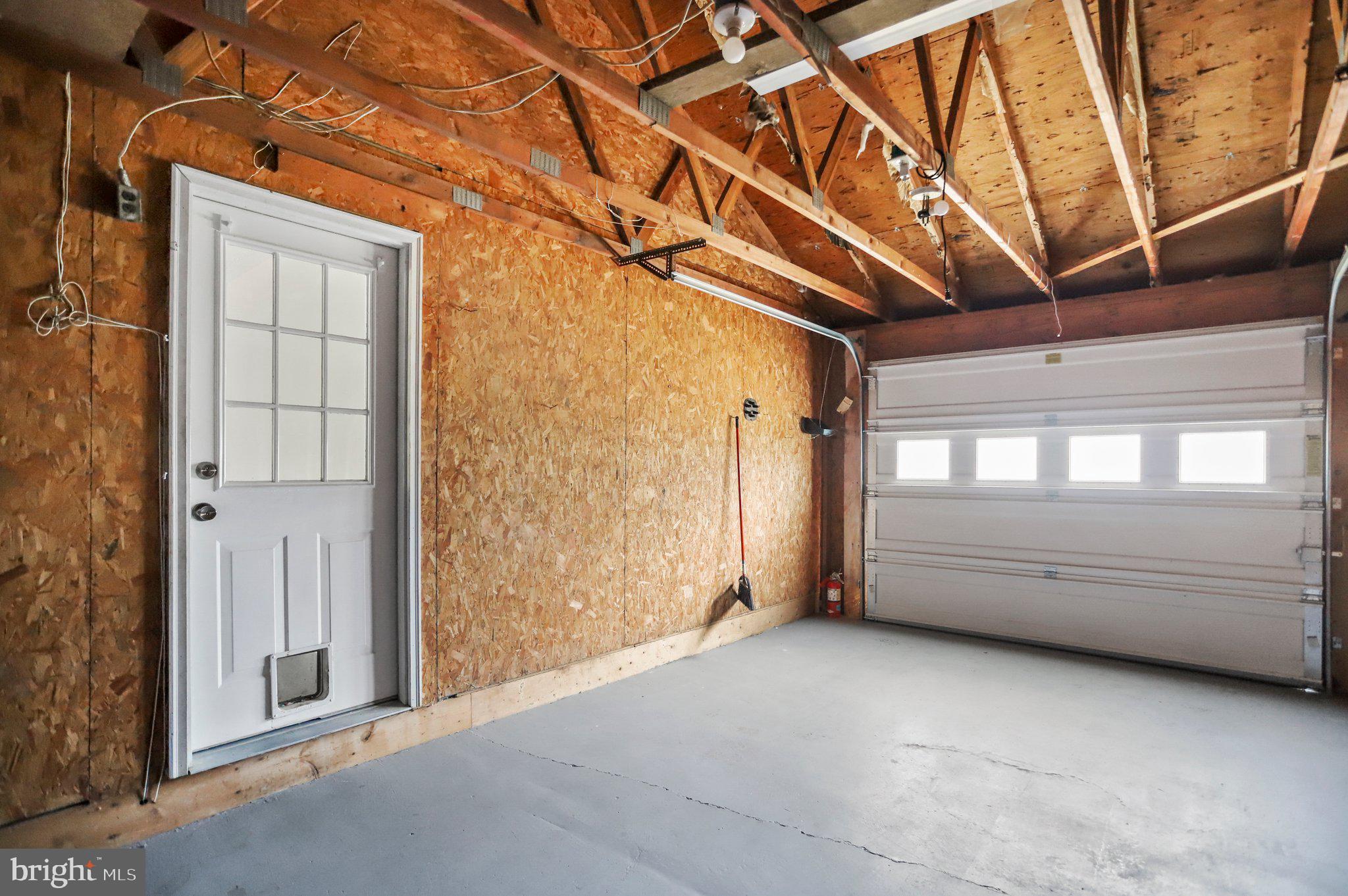 CREEKSIDE - Residential Lease