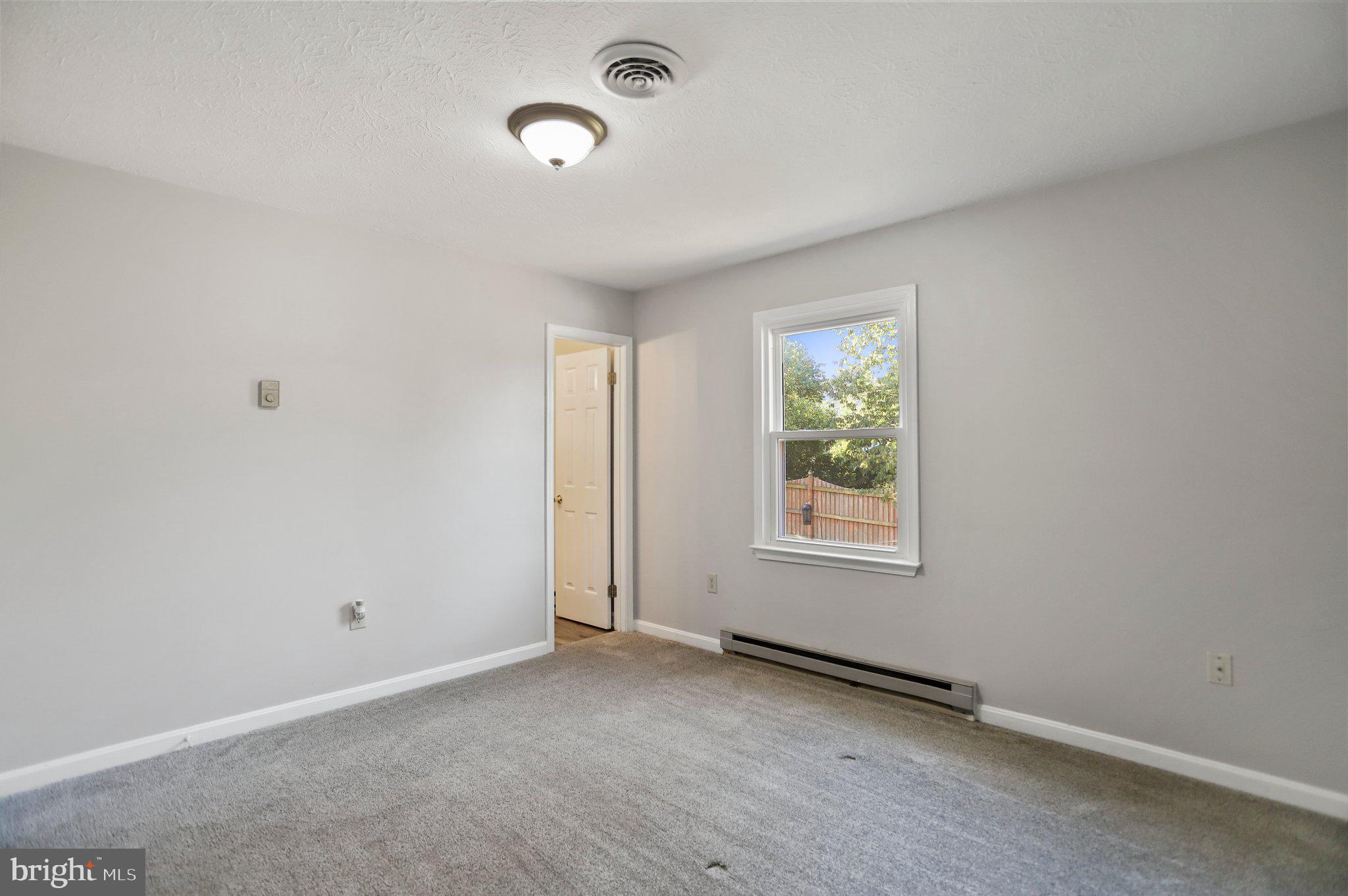 CREEKSIDE - Residential Lease