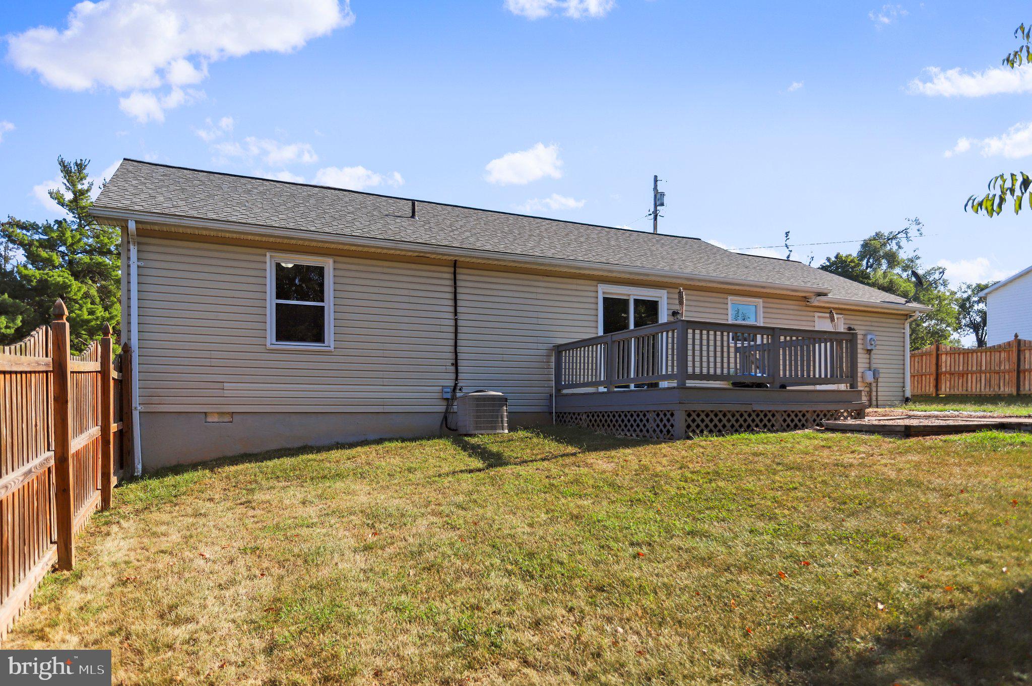 CREEKSIDE - Residential Lease