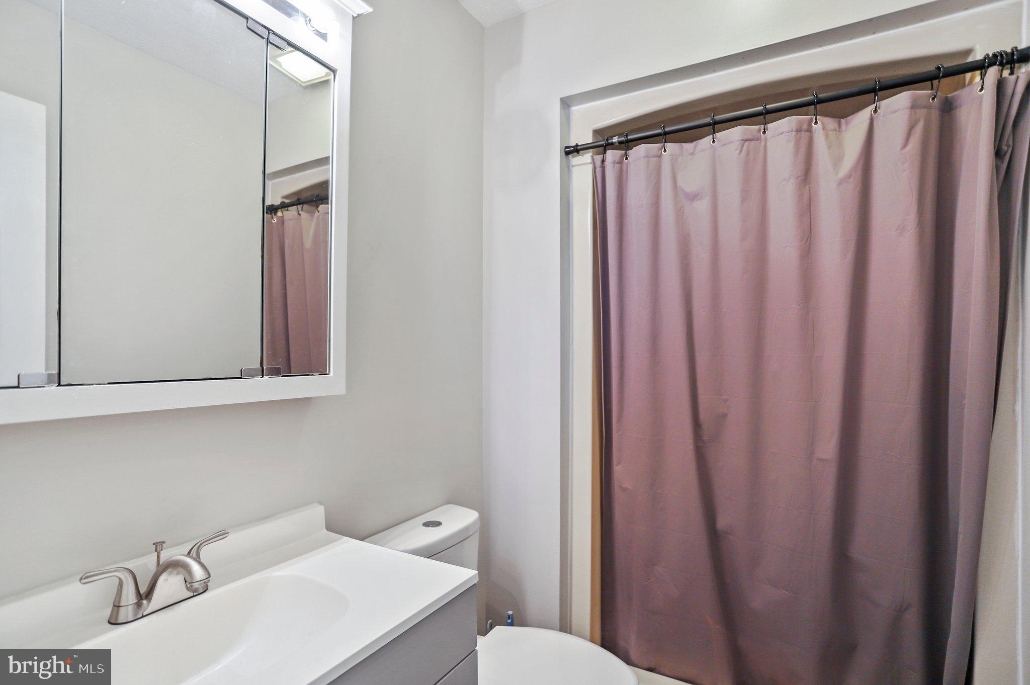 CREEKSIDE - Residential Lease