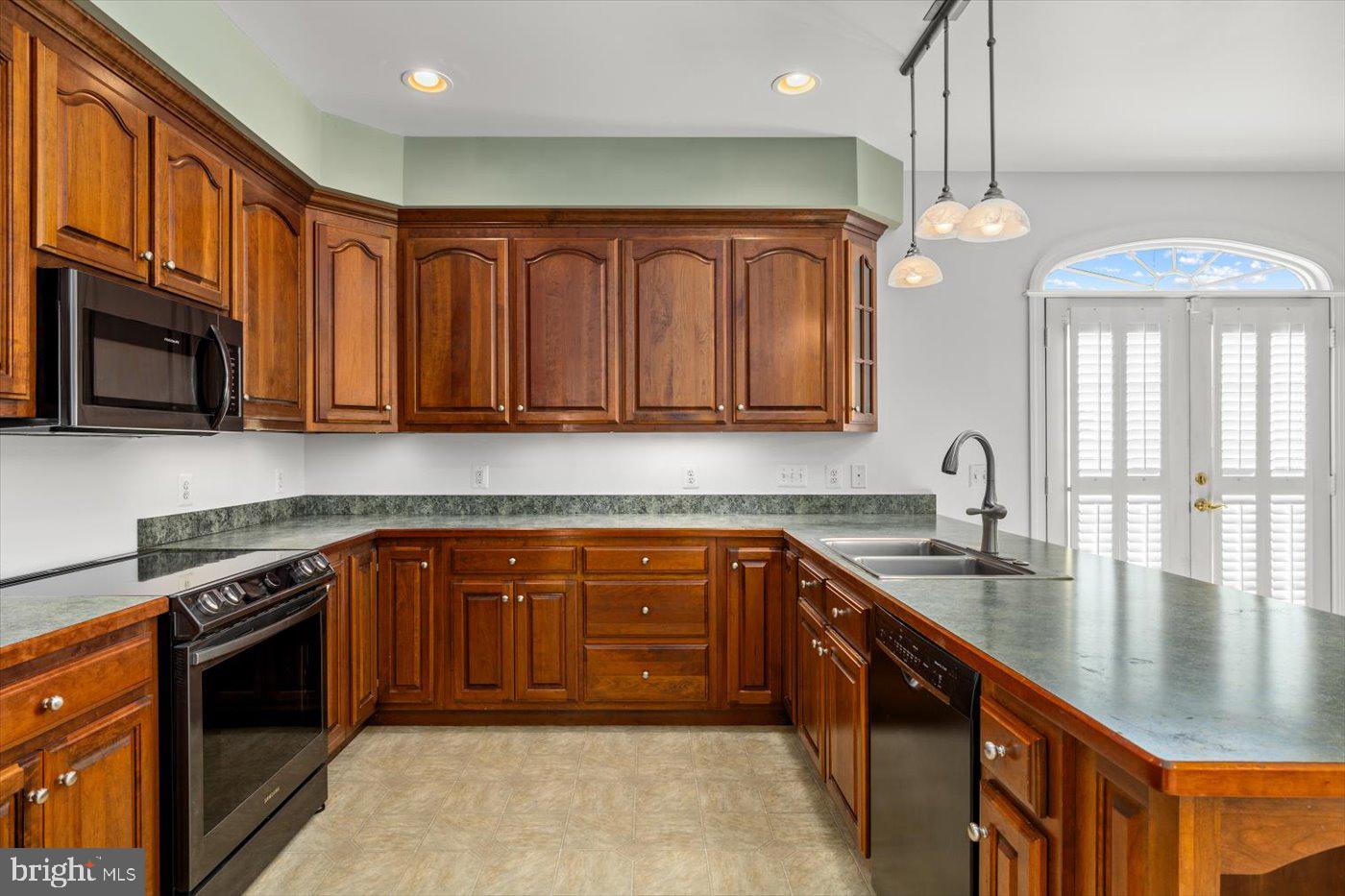 BOWLING GREEN MEADOWS - Residential