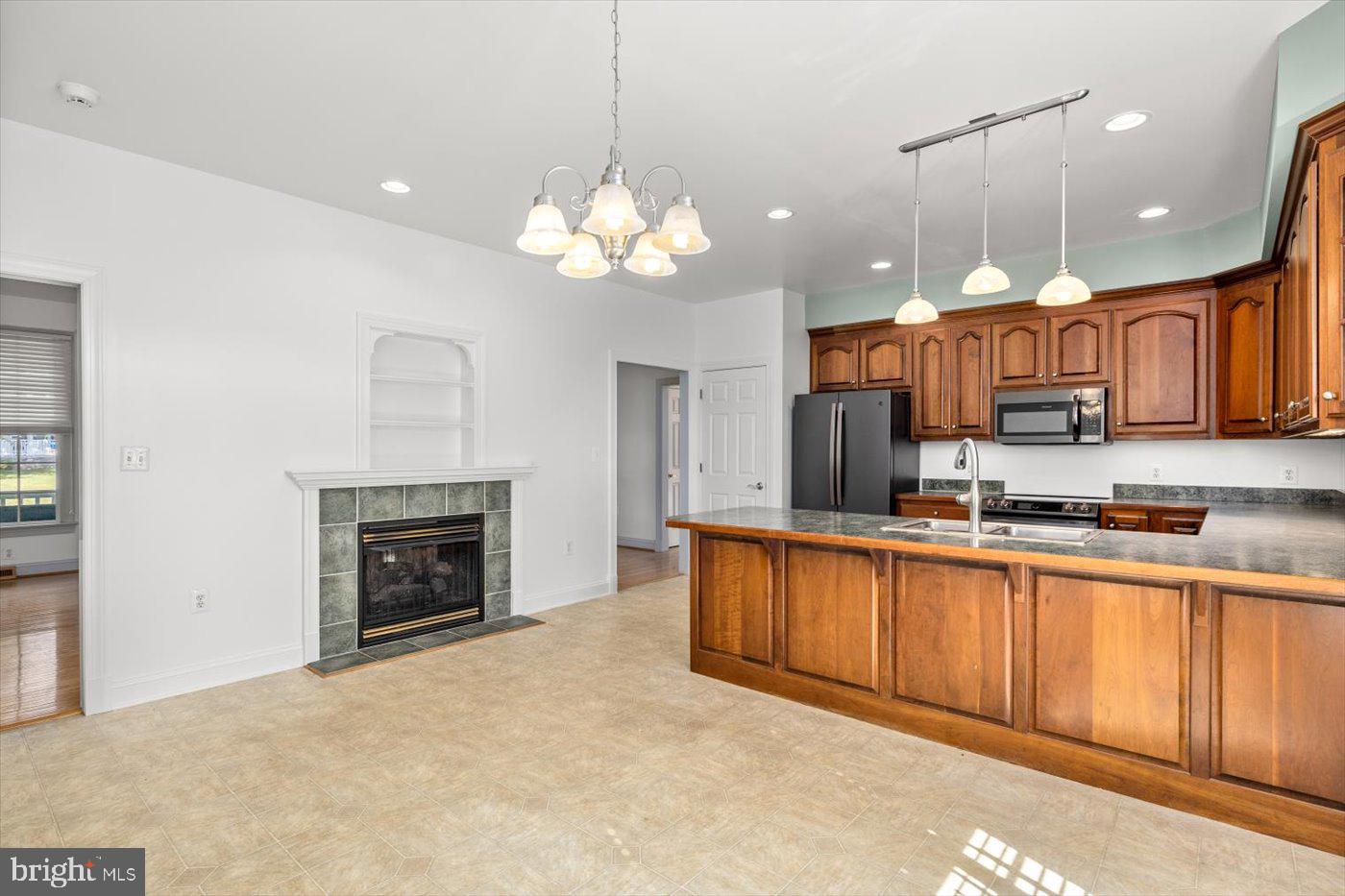 BOWLING GREEN MEADOWS - Residential