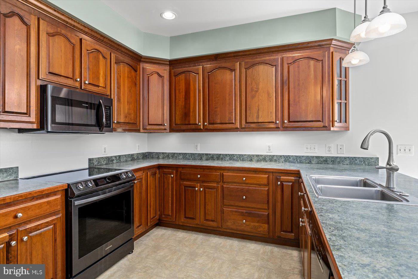 BOWLING GREEN MEADOWS - Residential