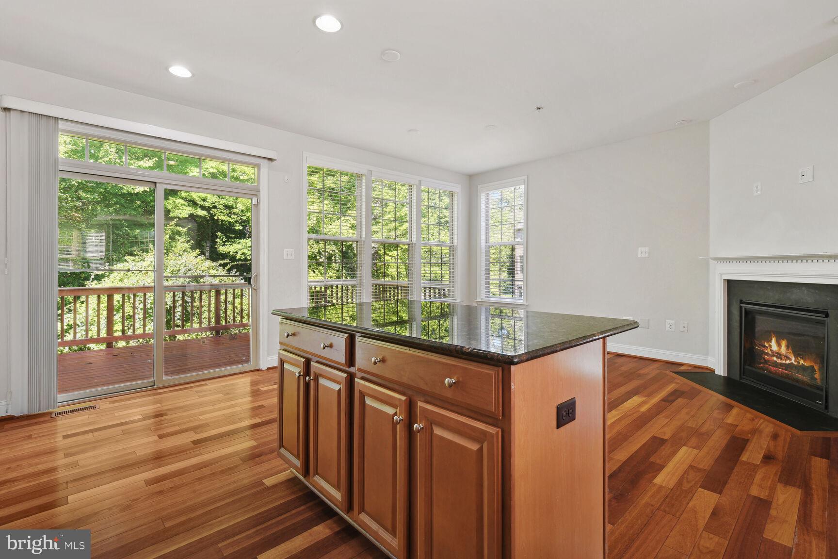 ROCKVILLE - Residential