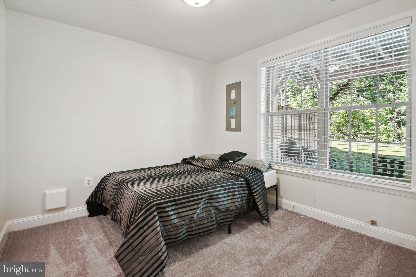 ROCKVILLE - Residential