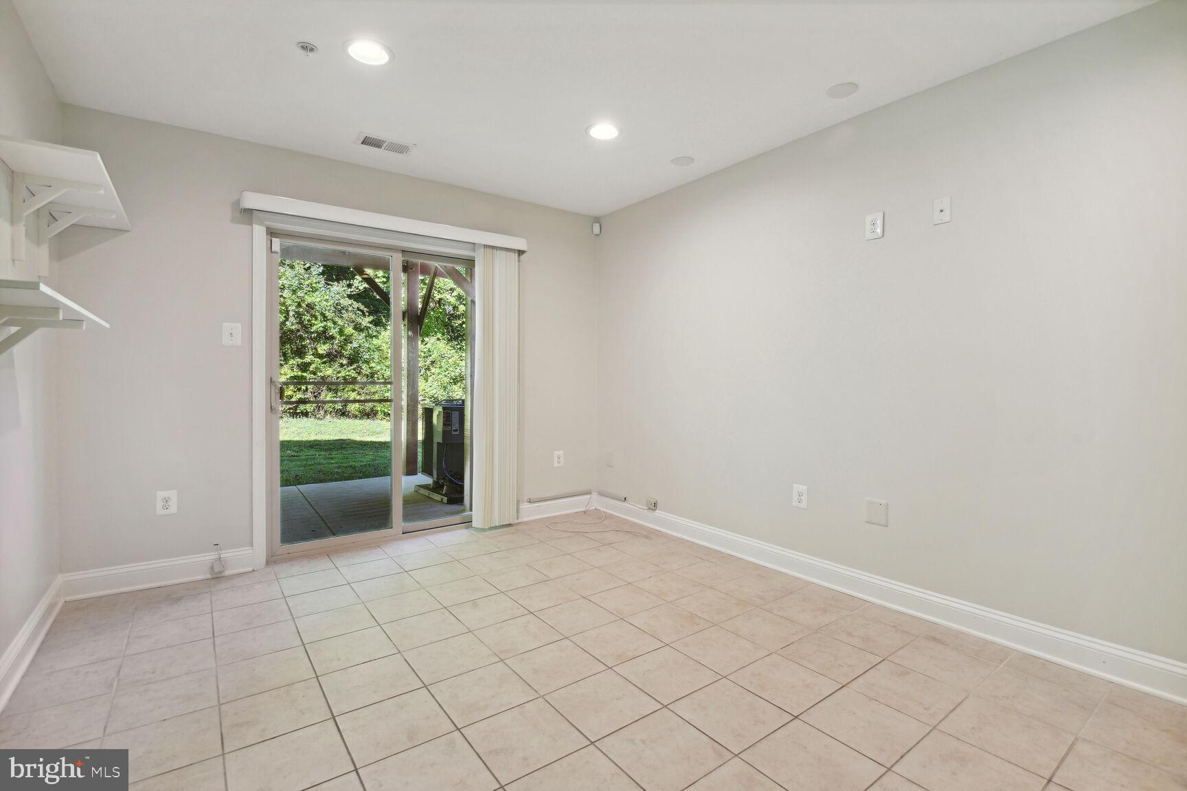 ROCKVILLE - Residential