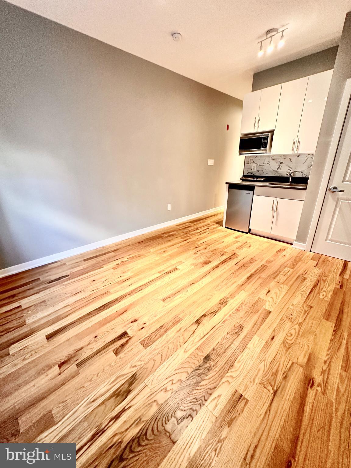 UNIVERSITY CITY - Residential Lease