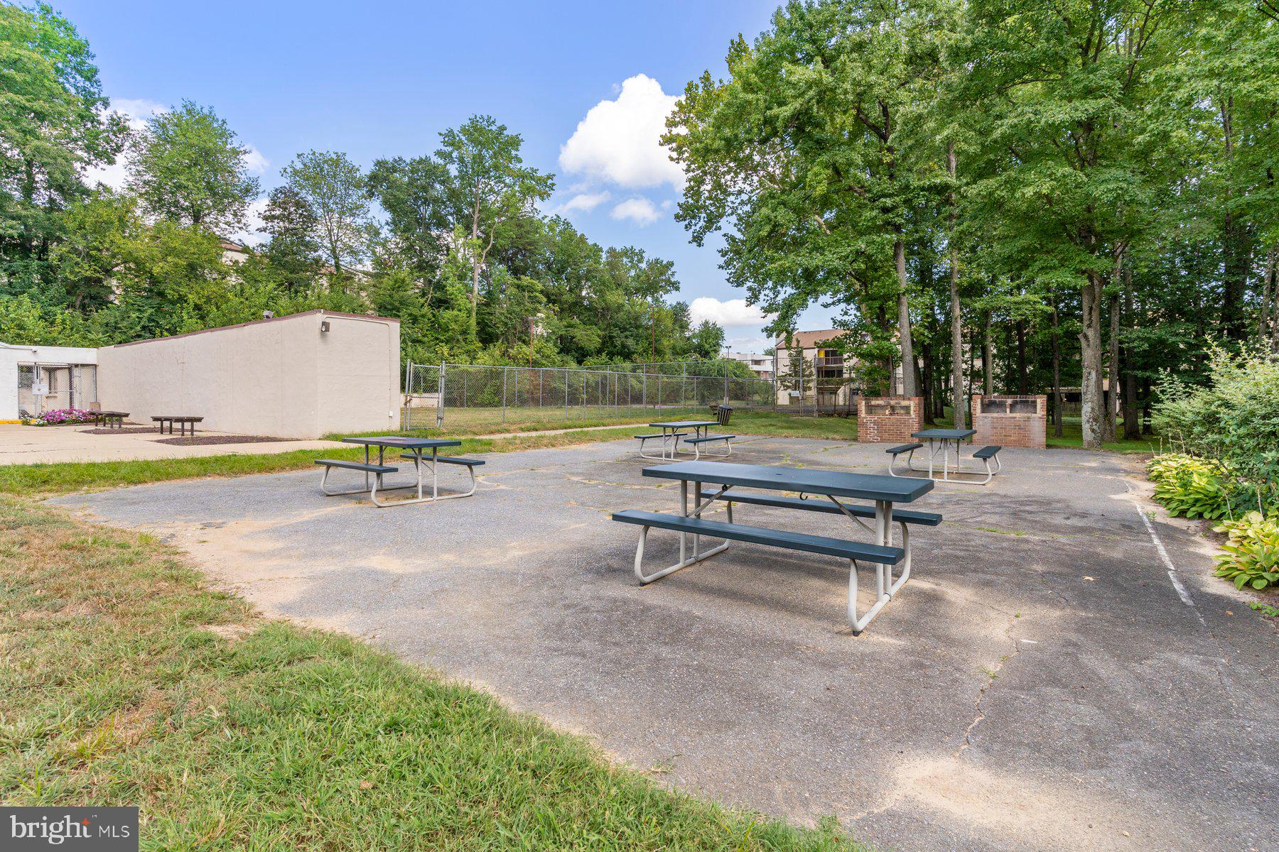 TREETOP - Residential