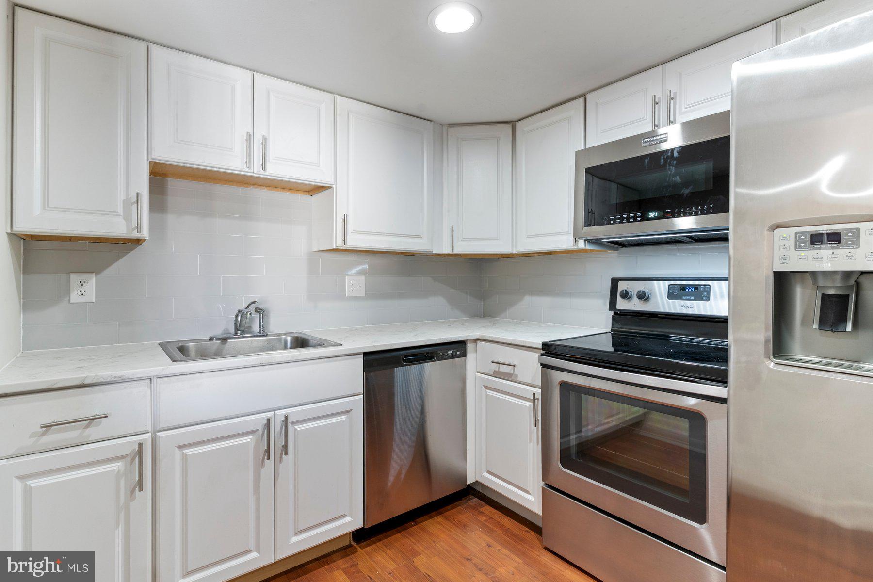 TREETOP - Residential